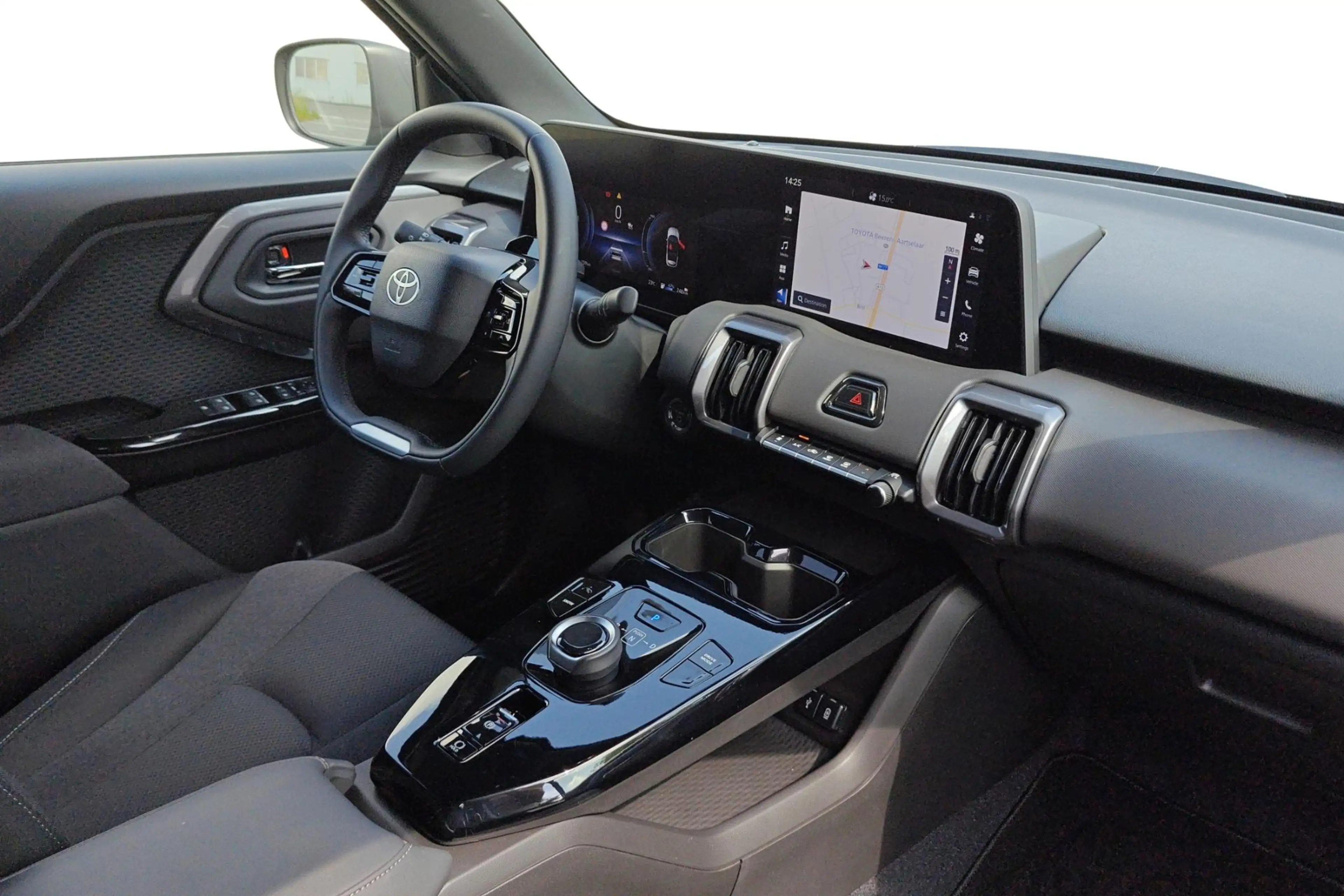 Toyota Urban Cruiser 61 kWh 2WD Executive - DEMO — photo 2
