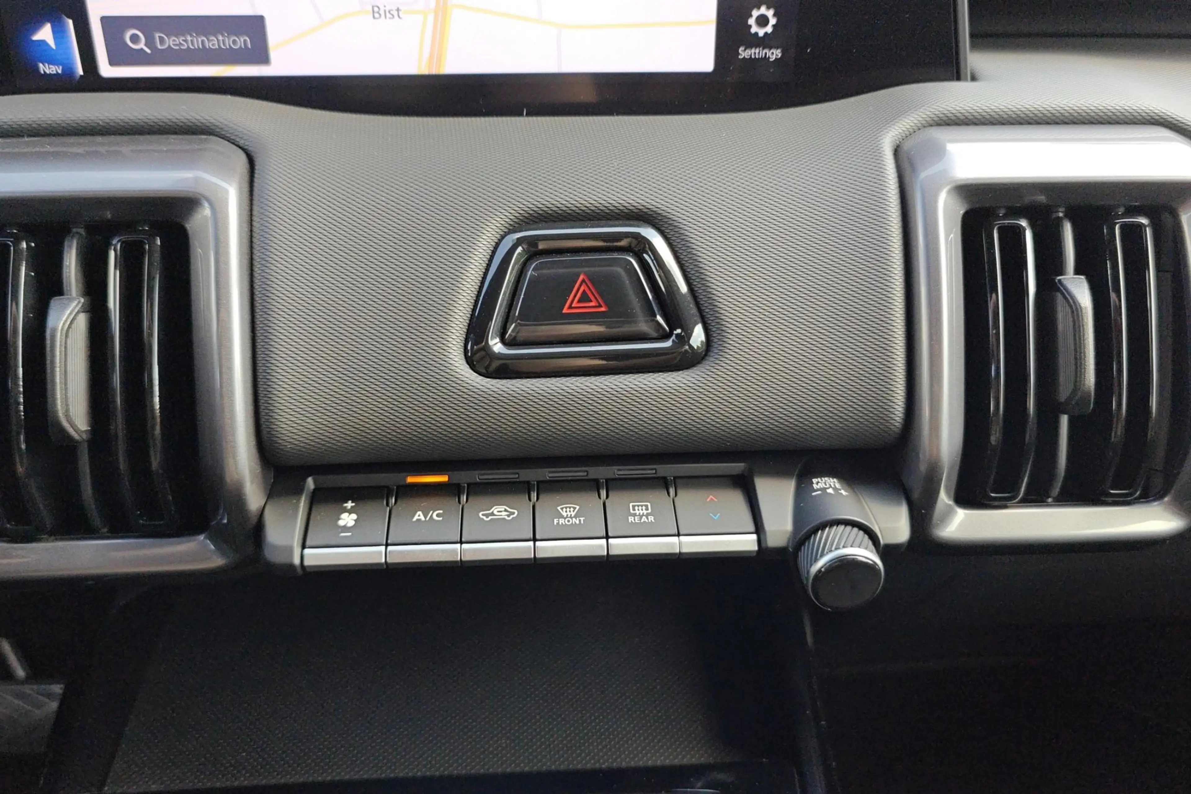 Toyota Urban Cruiser 61 kWh 2WD Executive - DEMO — photo 14