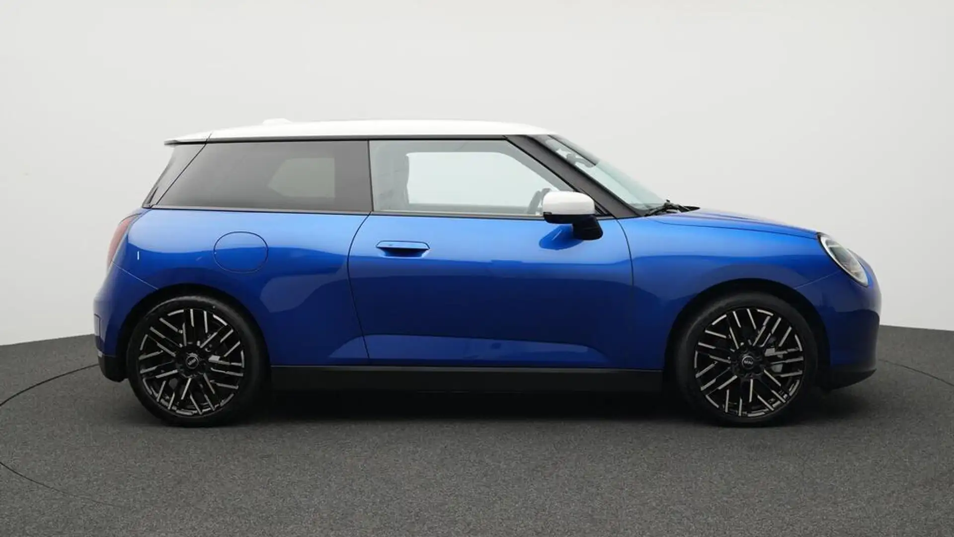 MINI Cooper SE Favoured Trim Blau - 2