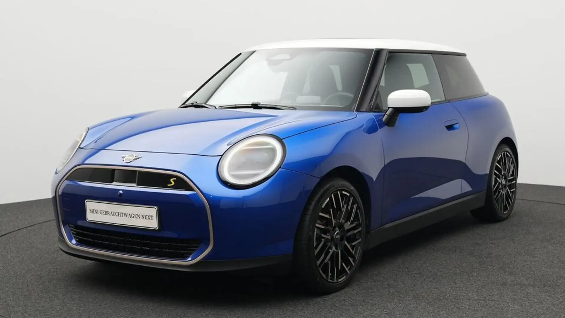 MINI Cooper SE Favoured Trim Blau - 1