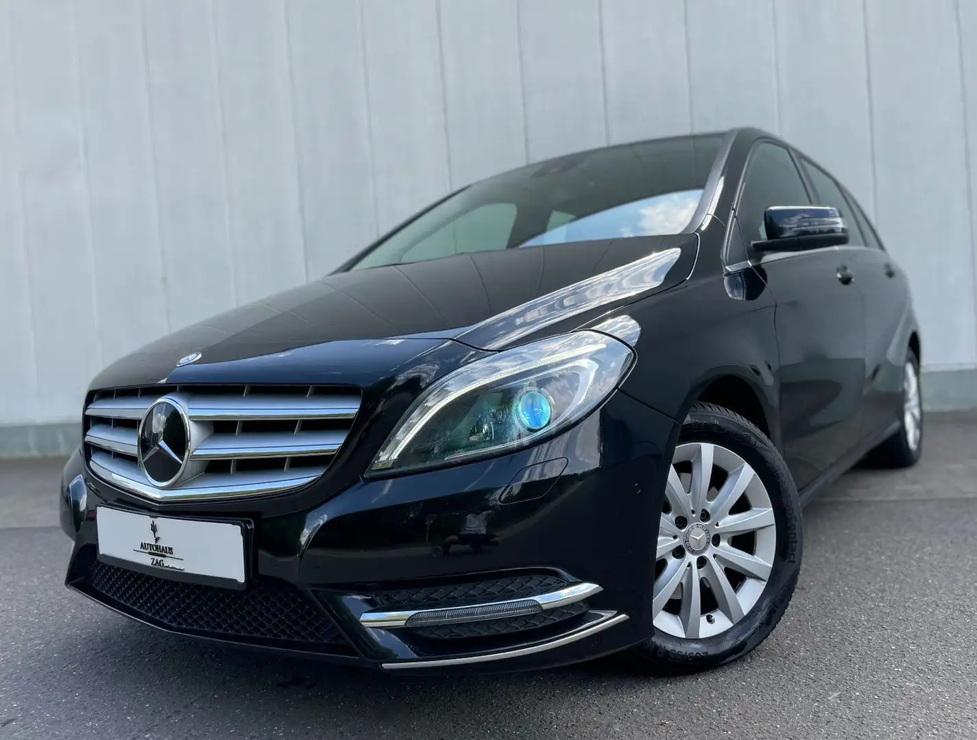 Mercedes-Benz B 200 Automatik*1.HAND*Bi-XENON*PDC* Schwarz - 1