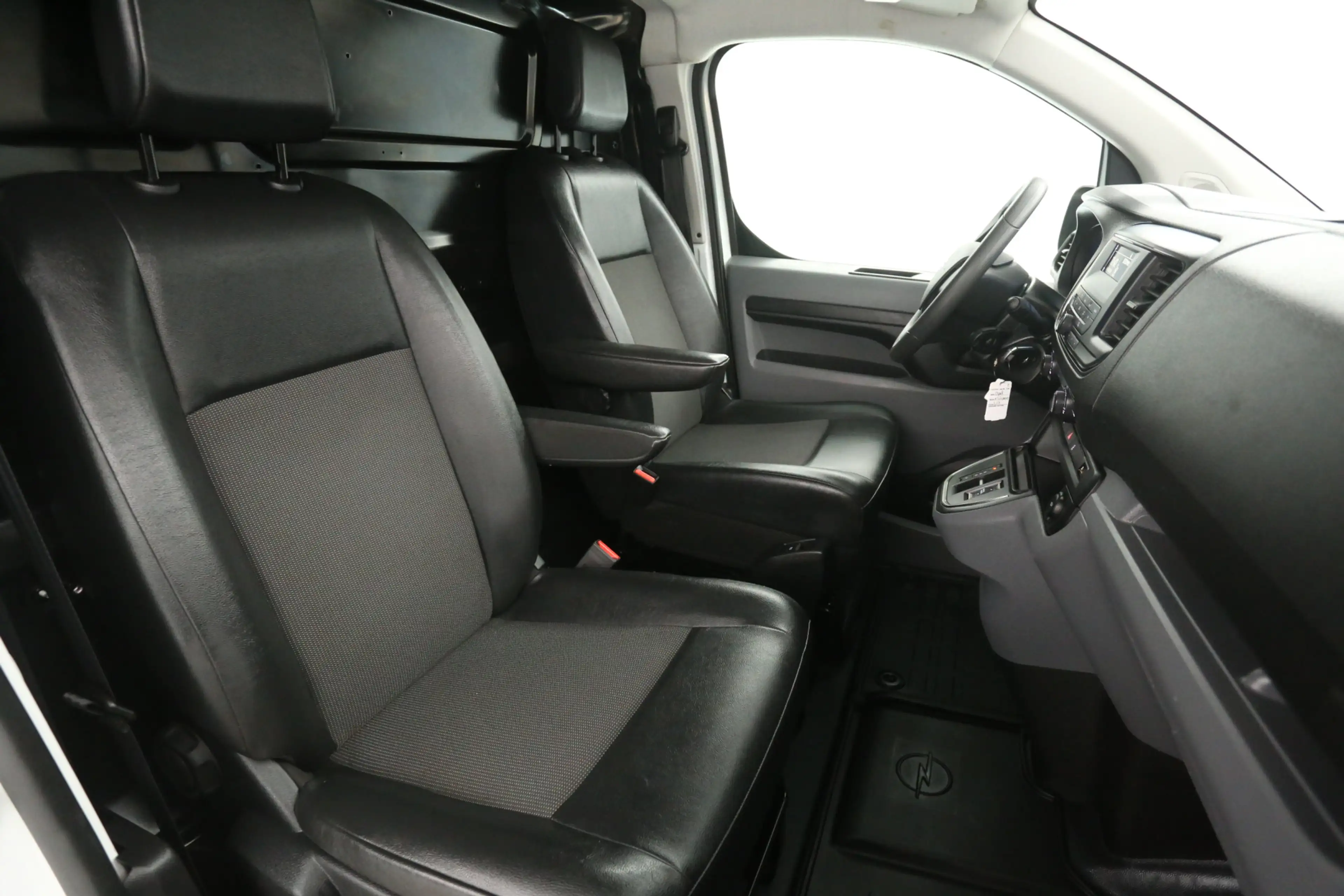 Peugeot e-Expert Opel Vivaro-e 75 kWh L2H1 | Snelladen | SOH 90% | — photo 12