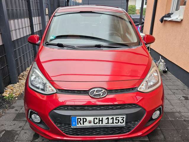 Imagine Hyundai i10 Intro Edition mit Klima , Sitzheizung etc.