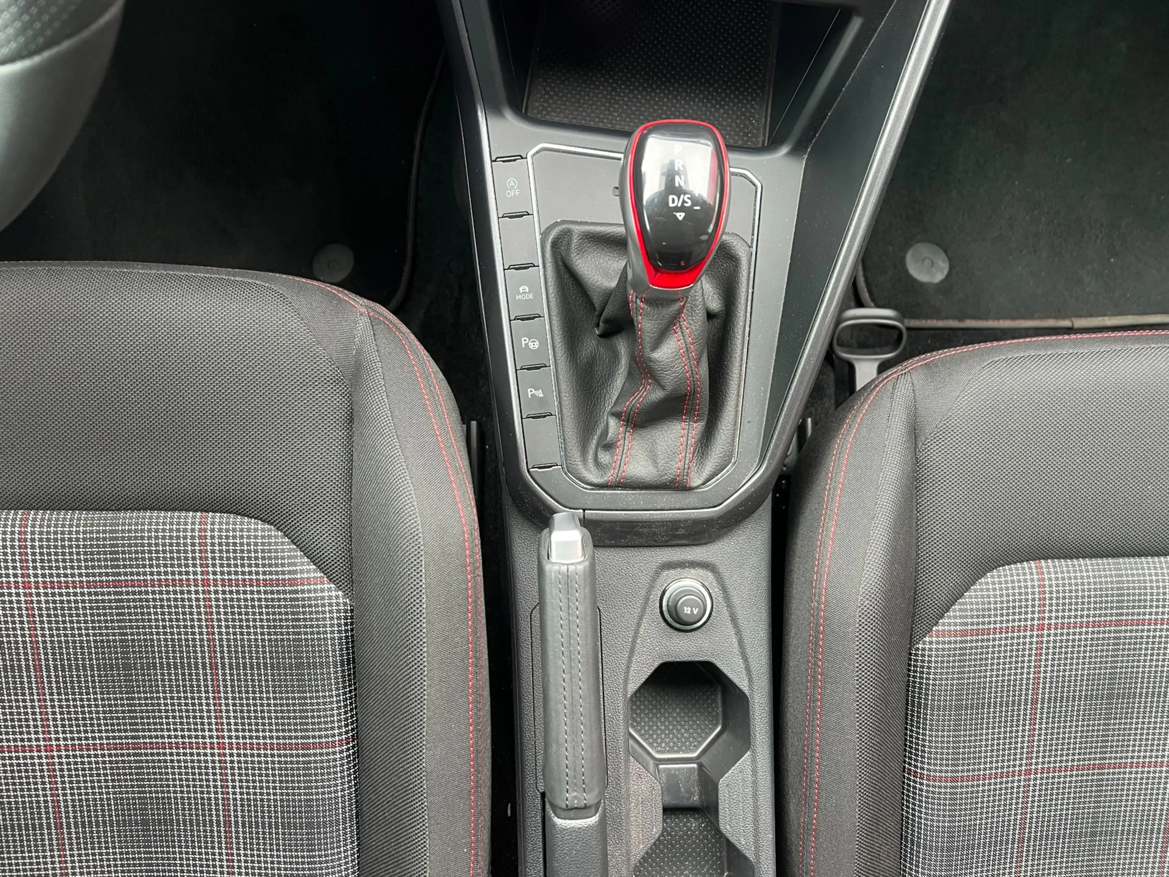 Volkswagen Polo GTI 2.0 TSI Navi, PDC, Caplay, MatrixLed, 209pk — photo 16