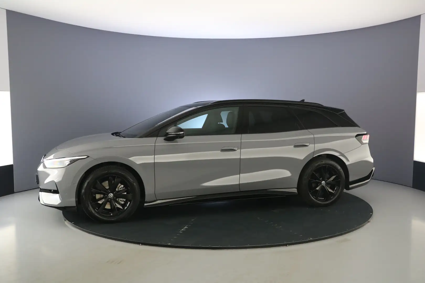 Volkswagen ID.7 Tourer Elektromotor 86 kWh 286pk Pro S Limited Edi Grijs - 2