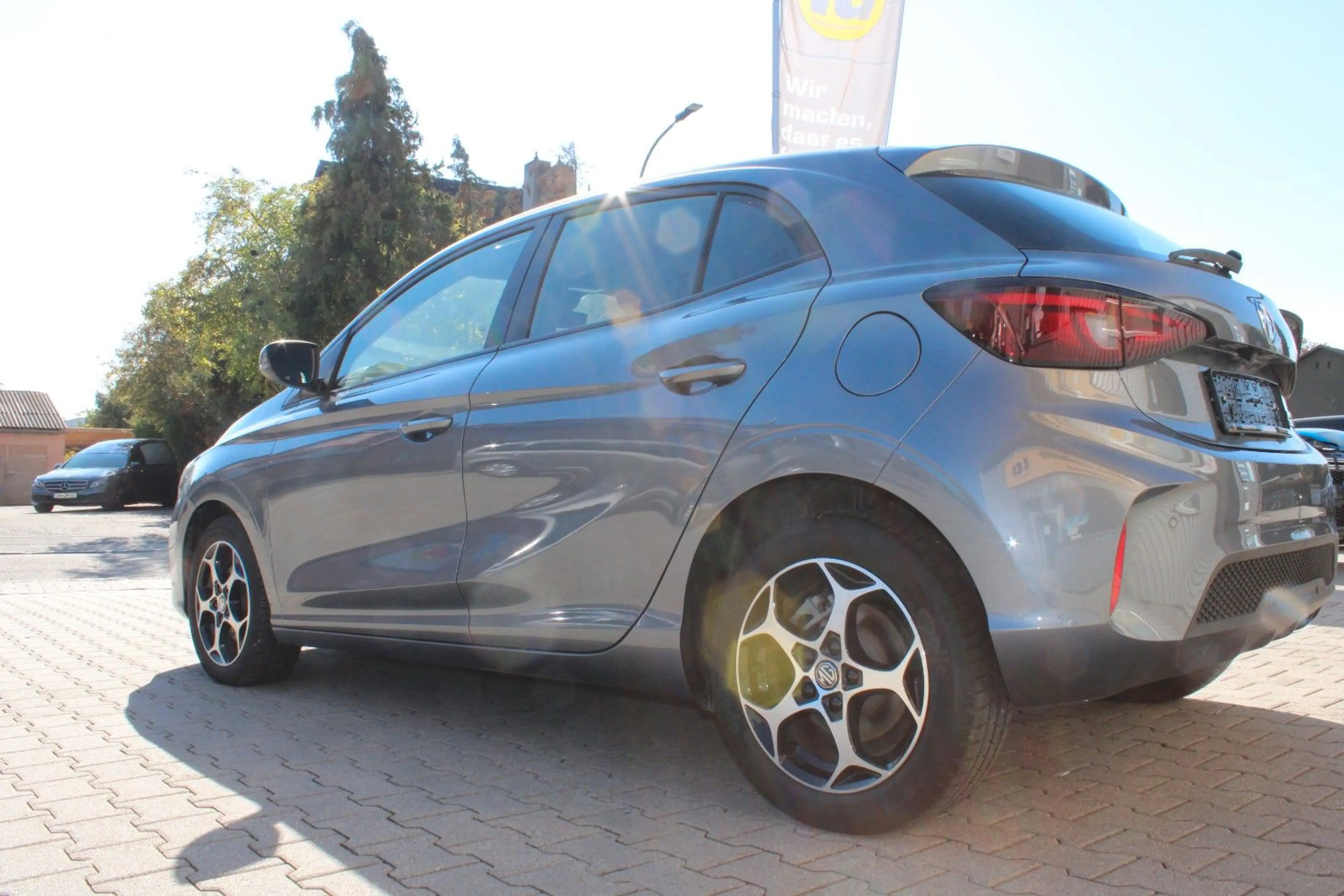 MG MG3 1.5 Hybrid+ 143 kW Comfort — photo 4