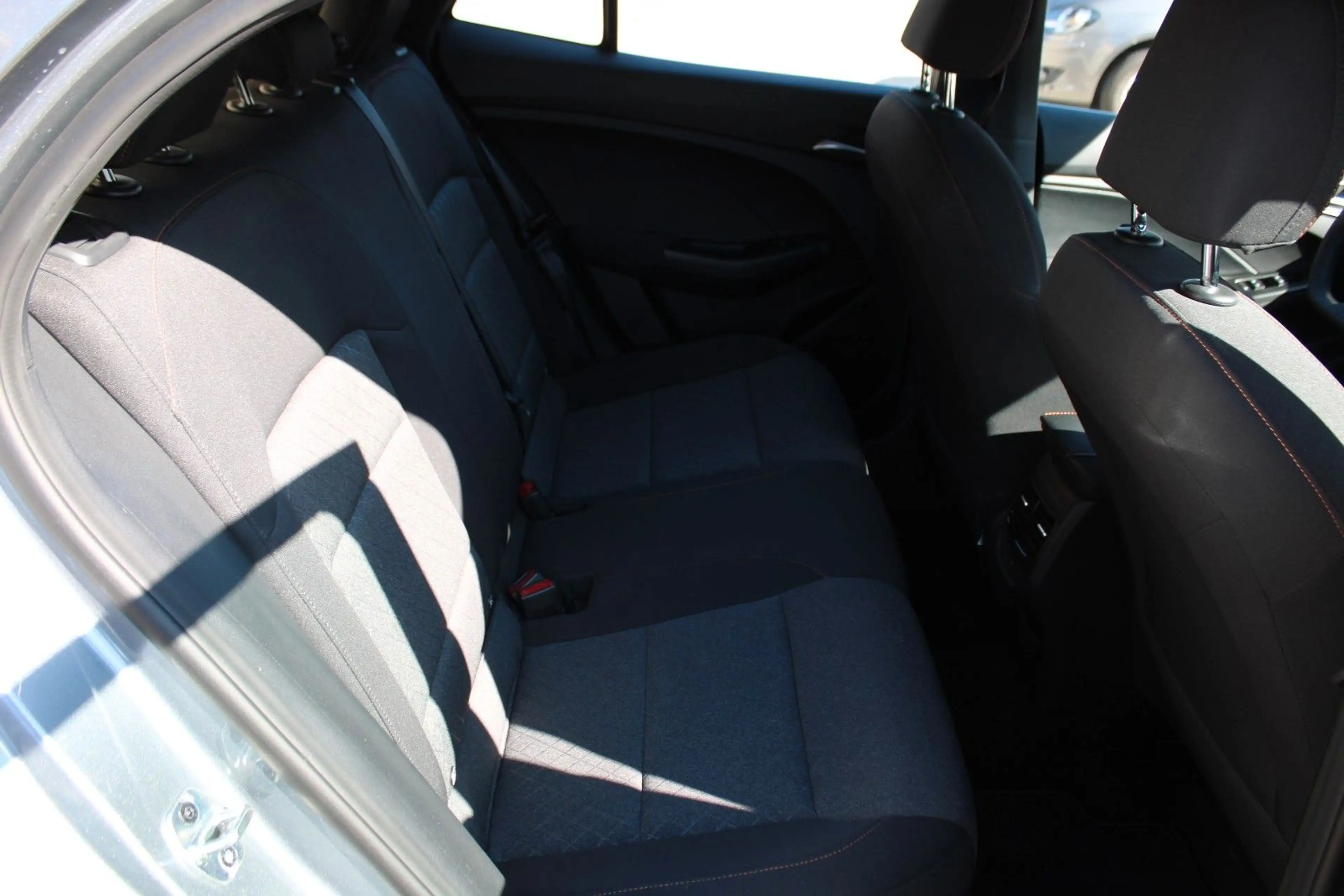 MG MG3 1.5 Hybrid+ 143 kW Comfort — photo 7