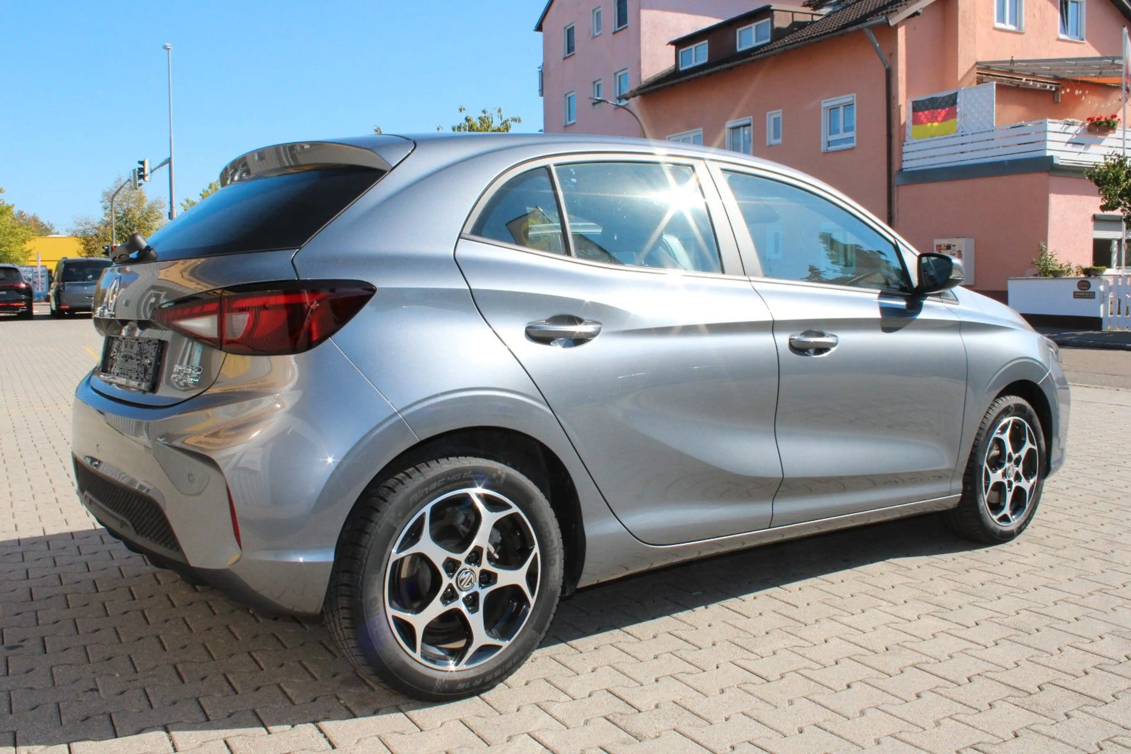 MG MG3 1.5 Hybrid+ 143 kW Comfort — photo 2