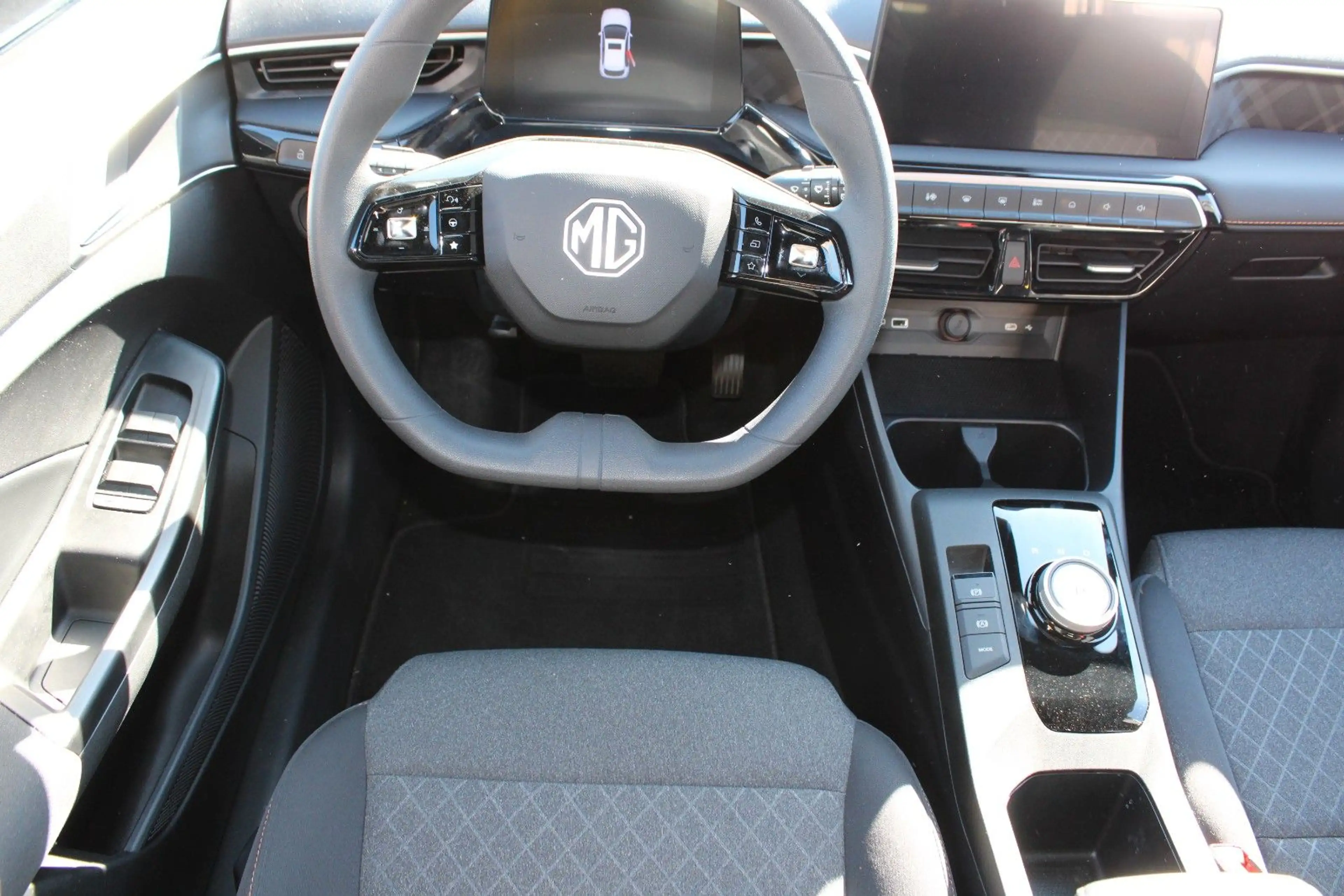 MG MG3 1.5 Hybrid+ 143 kW Comfort — photo 10