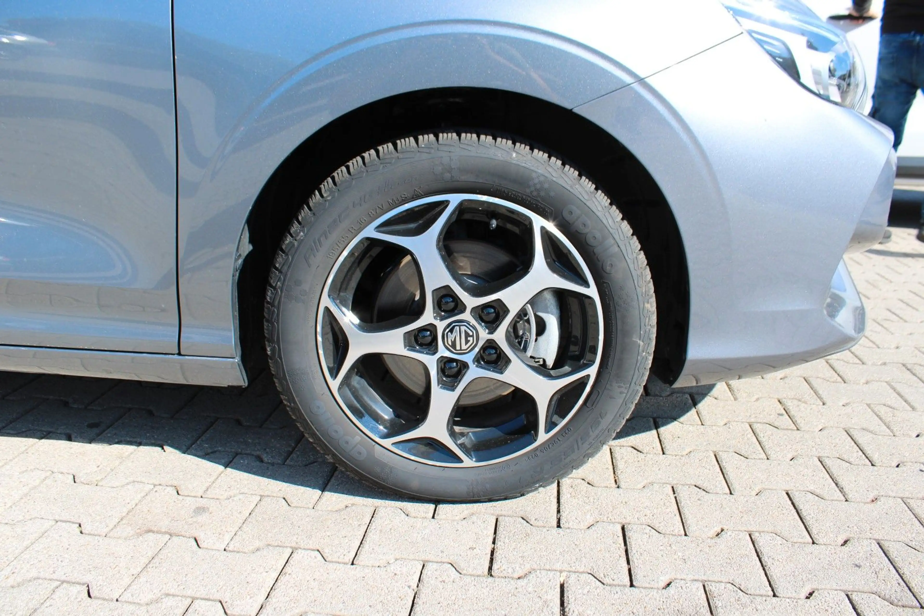 MG MG3 1.5 Hybrid+ 143 kW Comfort — photo 12