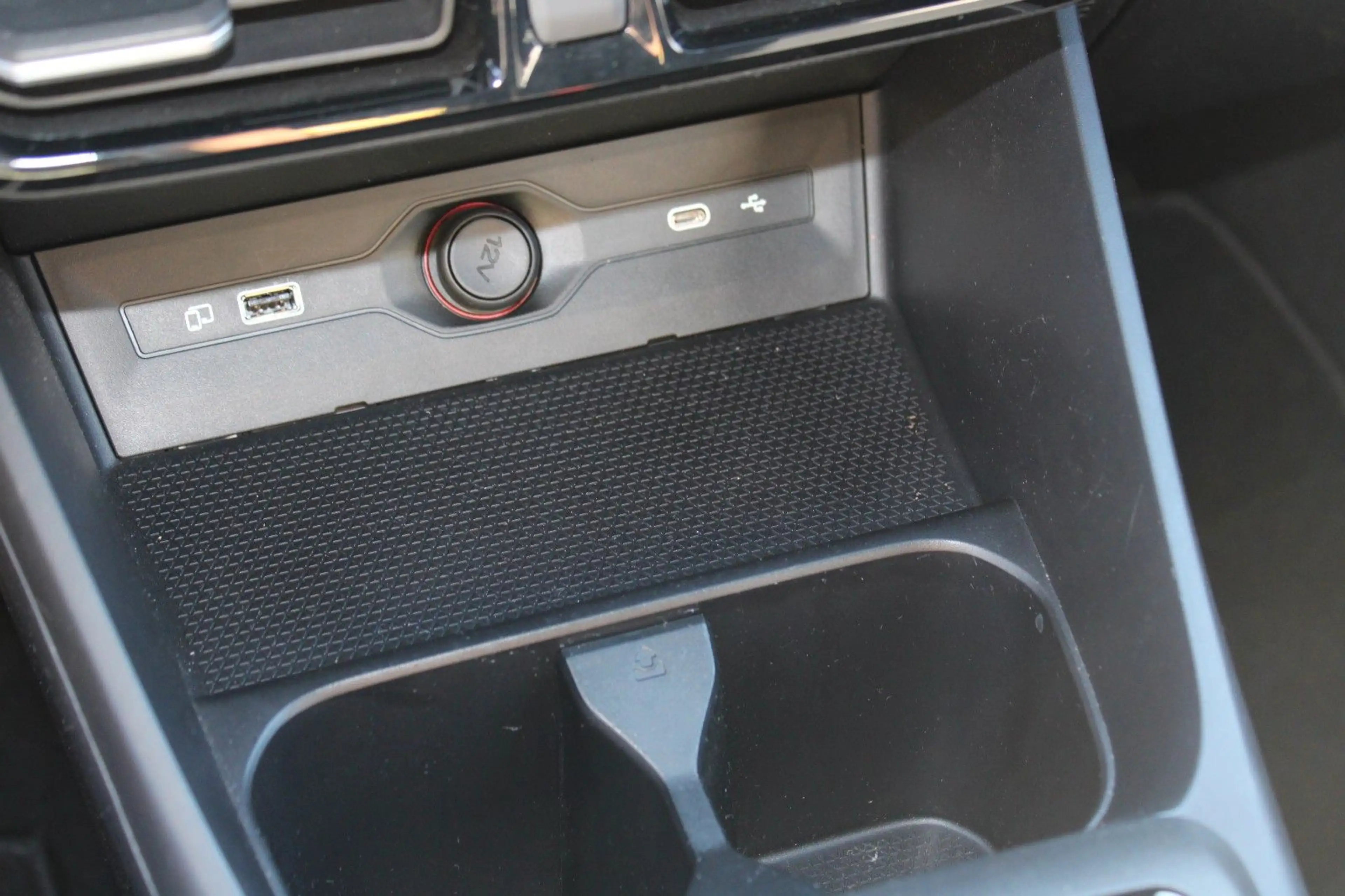 MG MG3 1.5 Hybrid+ 143 kW Comfort — photo 15