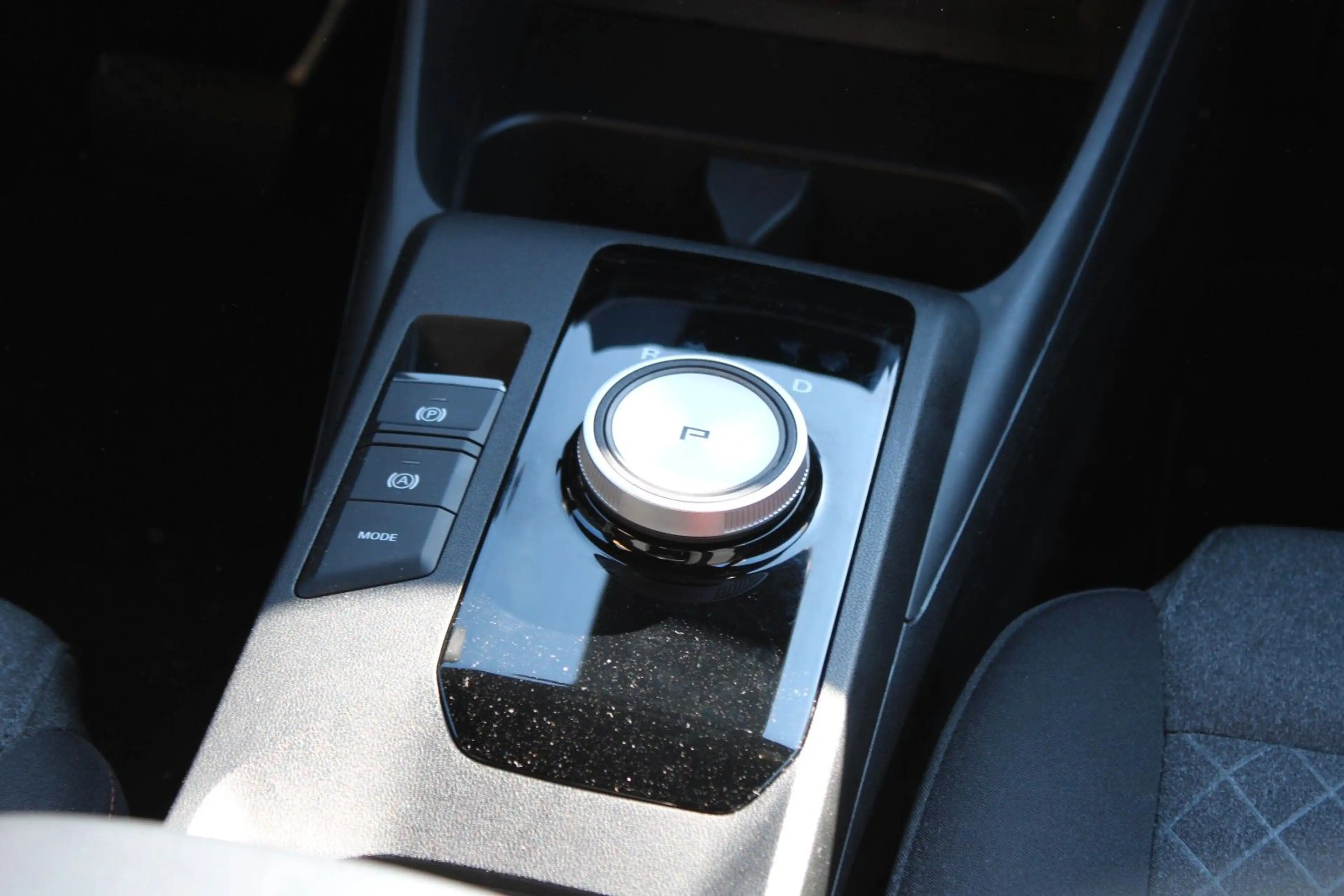 MG MG3 1.5 Hybrid+ 143 kW Comfort — photo 11