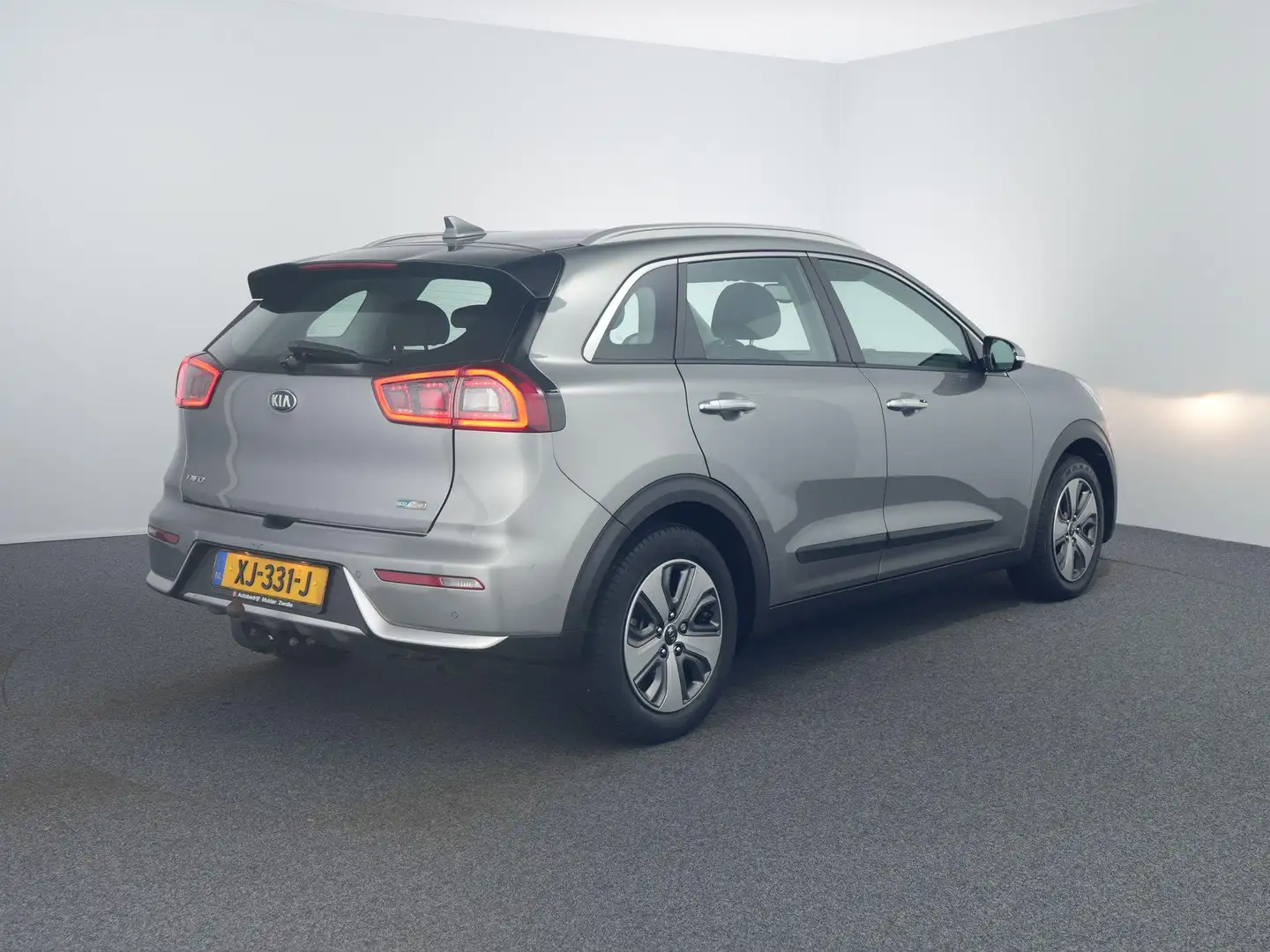 Kia Niro 1.6 GDi Hybrid ExecutiveLine | Trekhaak | Camera | Grijs - 2