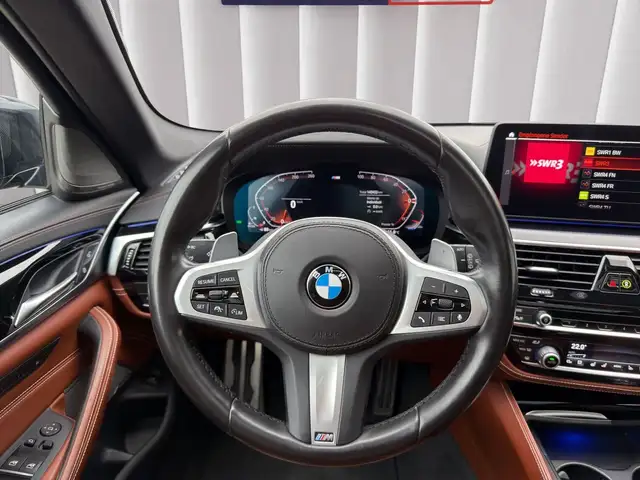 BMW 5 Series view 12