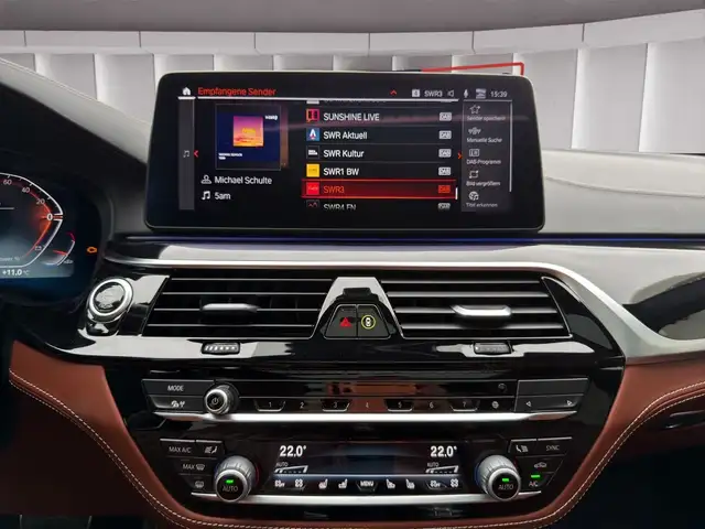 BMW 5 Series view 14
