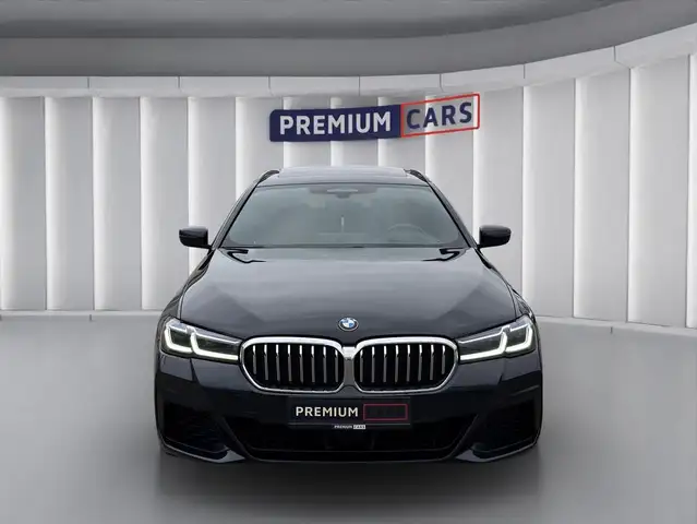 BMW 5 Series view 8
