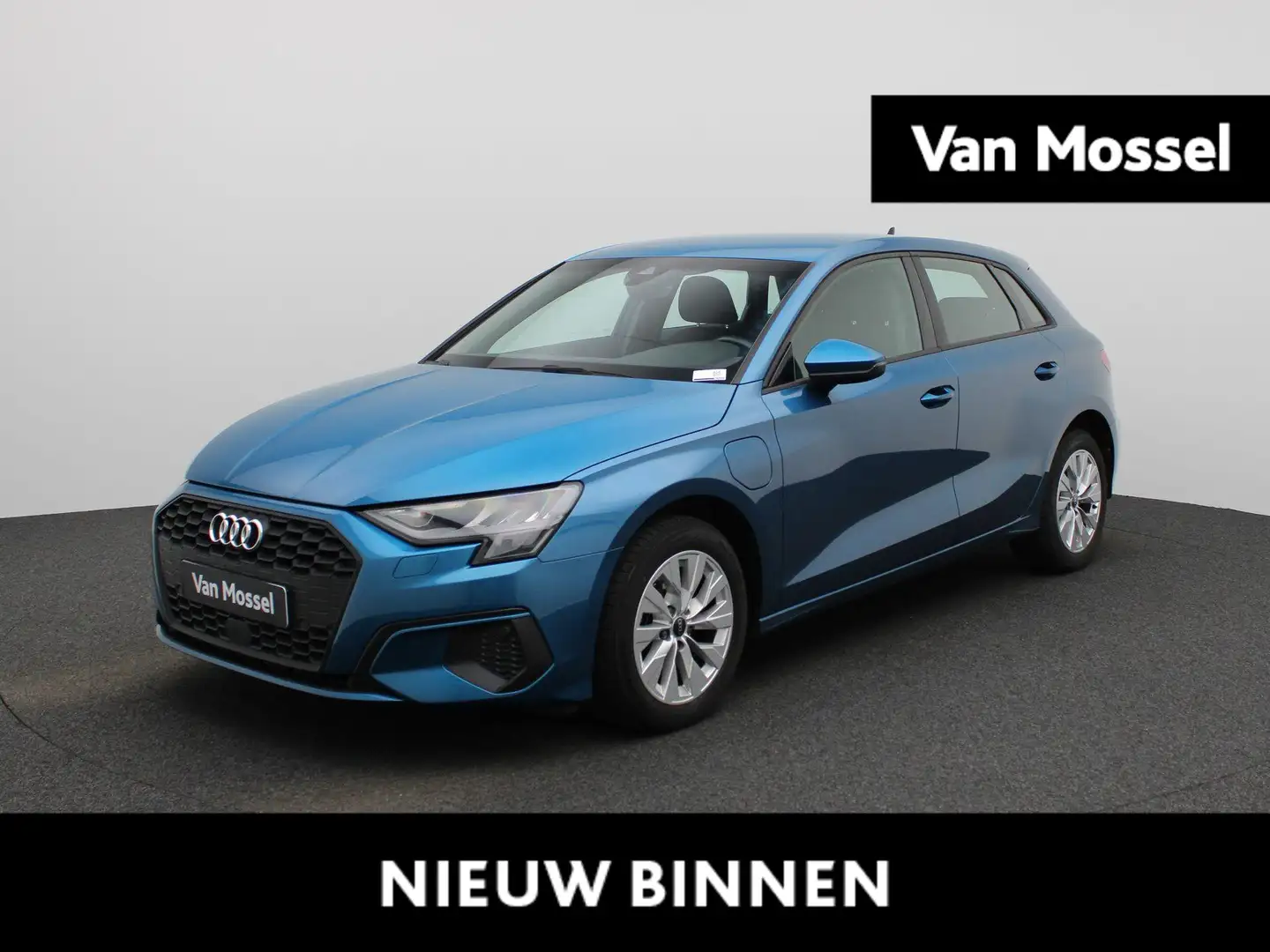 Audi A3 Sportback 40 TFSI e Business edition | NAVIGATIE | Blauw - 1