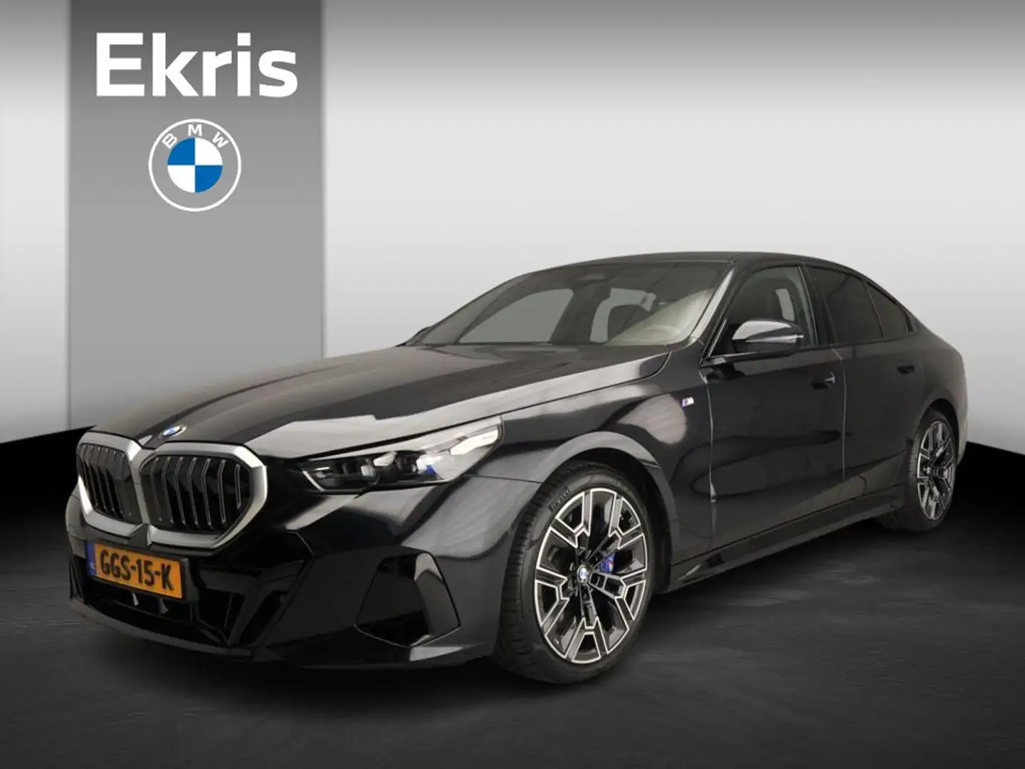 BMW 540 5 Serie Sedan 540d xDrive | M-Sportpakket | LED | Zwart - 1
