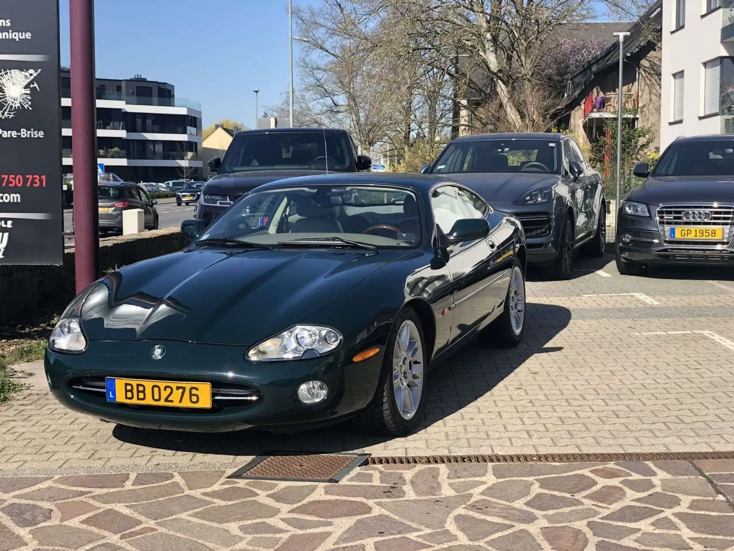 Jaguar XK8 4.0 V8 Auto. Šedá - 1
