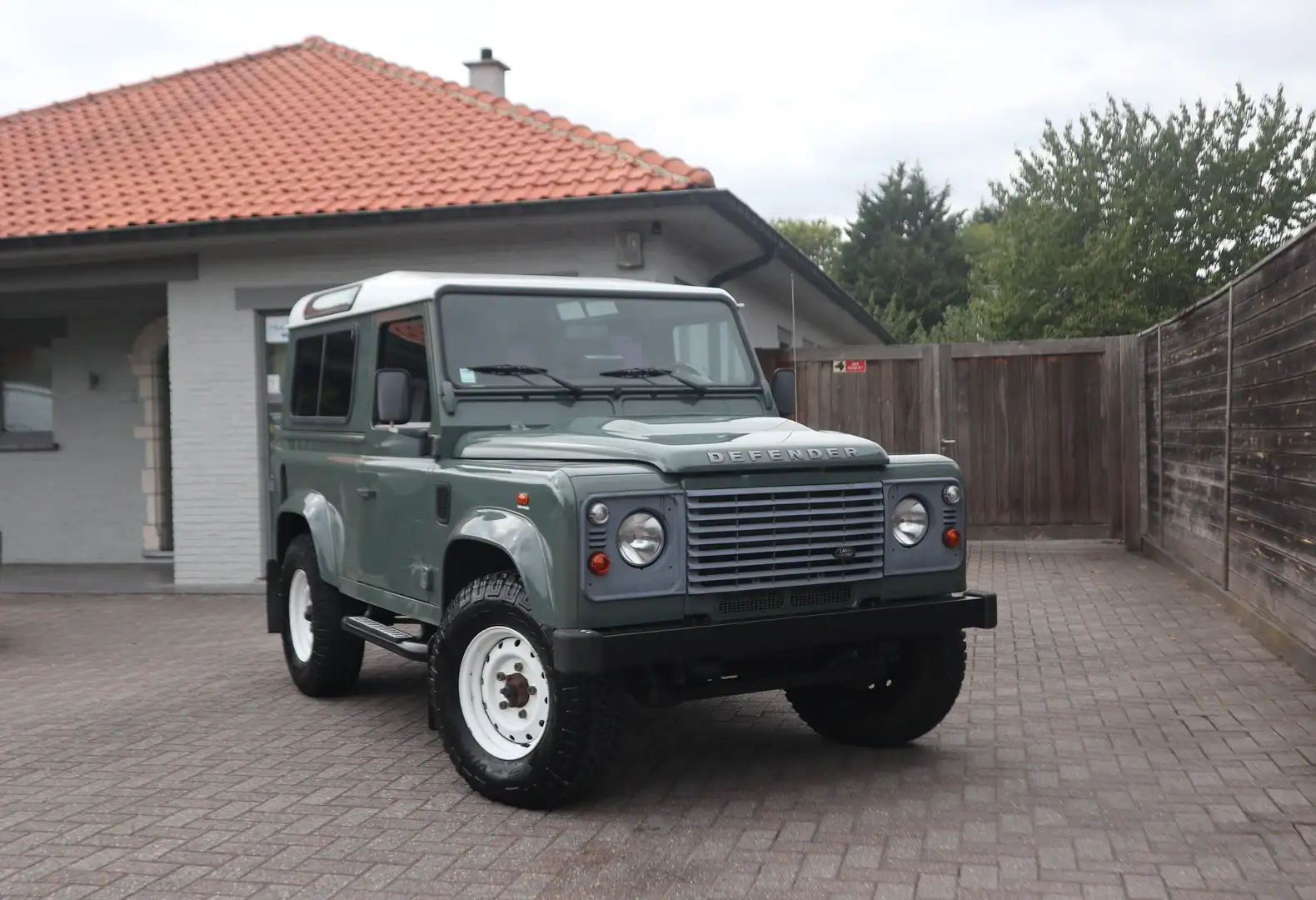 Land Rover Defender 90 /1 ste eig/Camera /Belgische wagen/full history Grün - 1