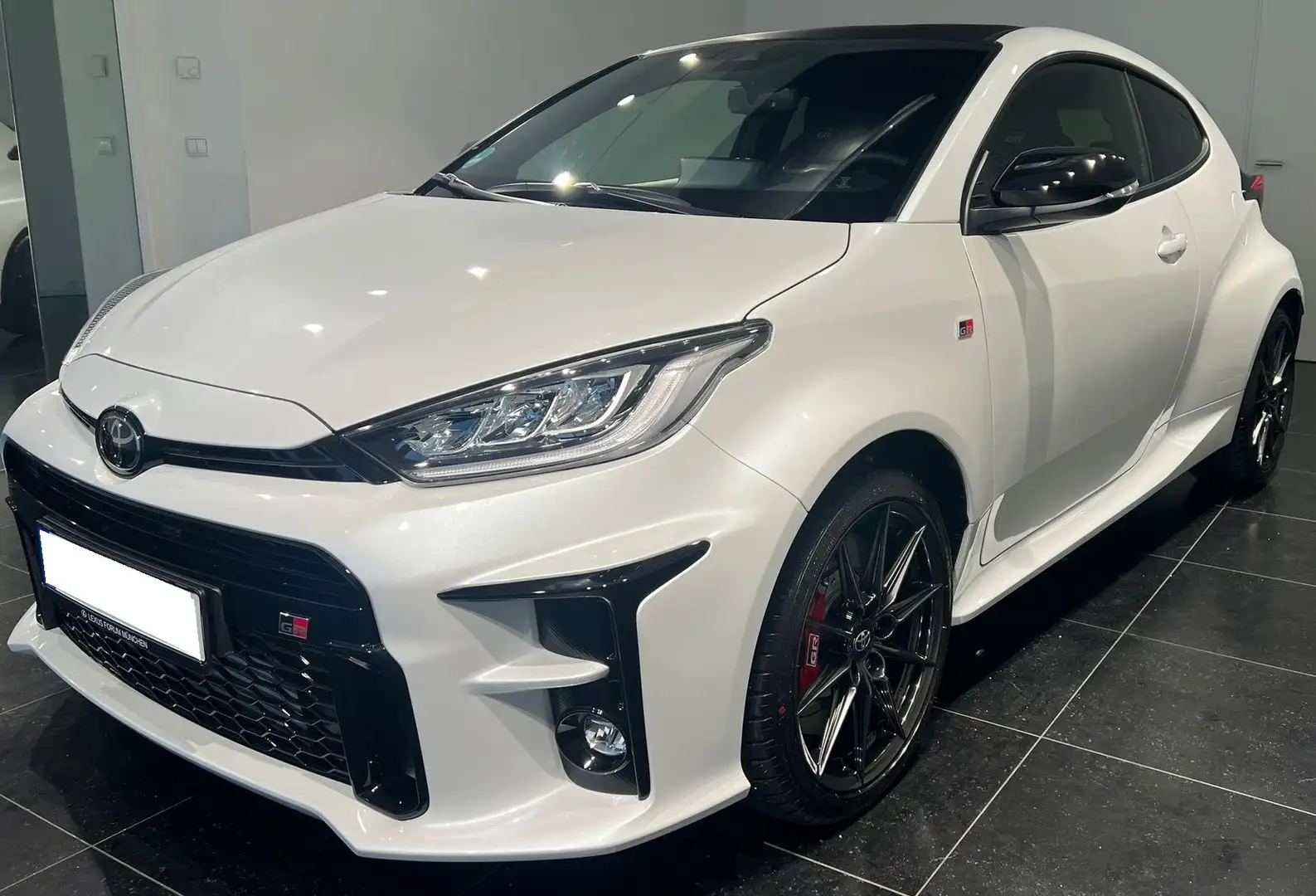 Toyota Yaris GR WRC Triple Edition 1/300 1.Hd Track Pack Paket Weiß - 1