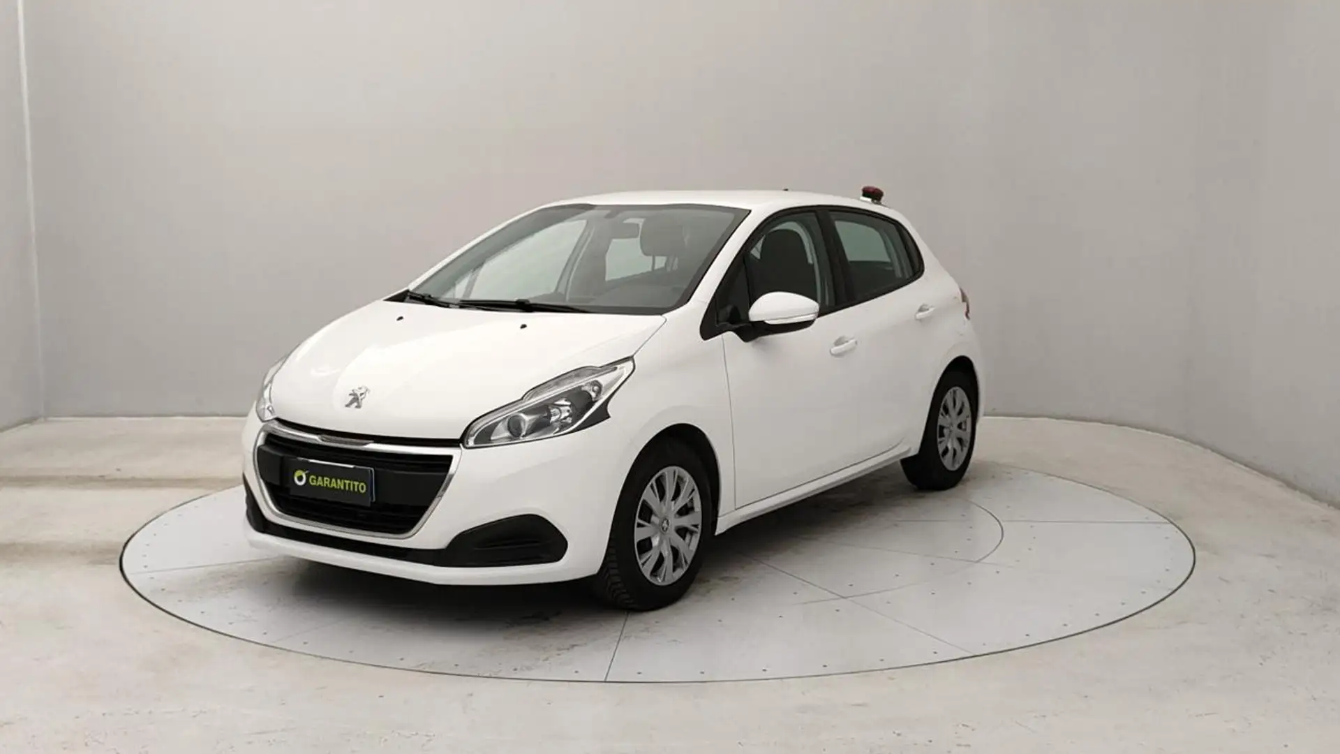 Peugeot 208 1.2 puretech Active s&s 82cv 5p neopatentati Bianco - 1