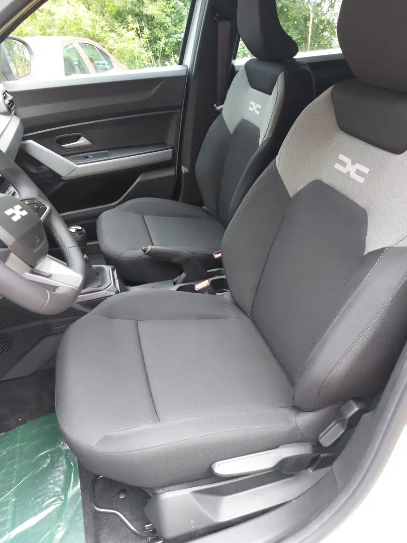 Dacia Bigster TCE130MH  4x4 Essential R-Kamera PDC Alus 17" DAB+ Gri - 2