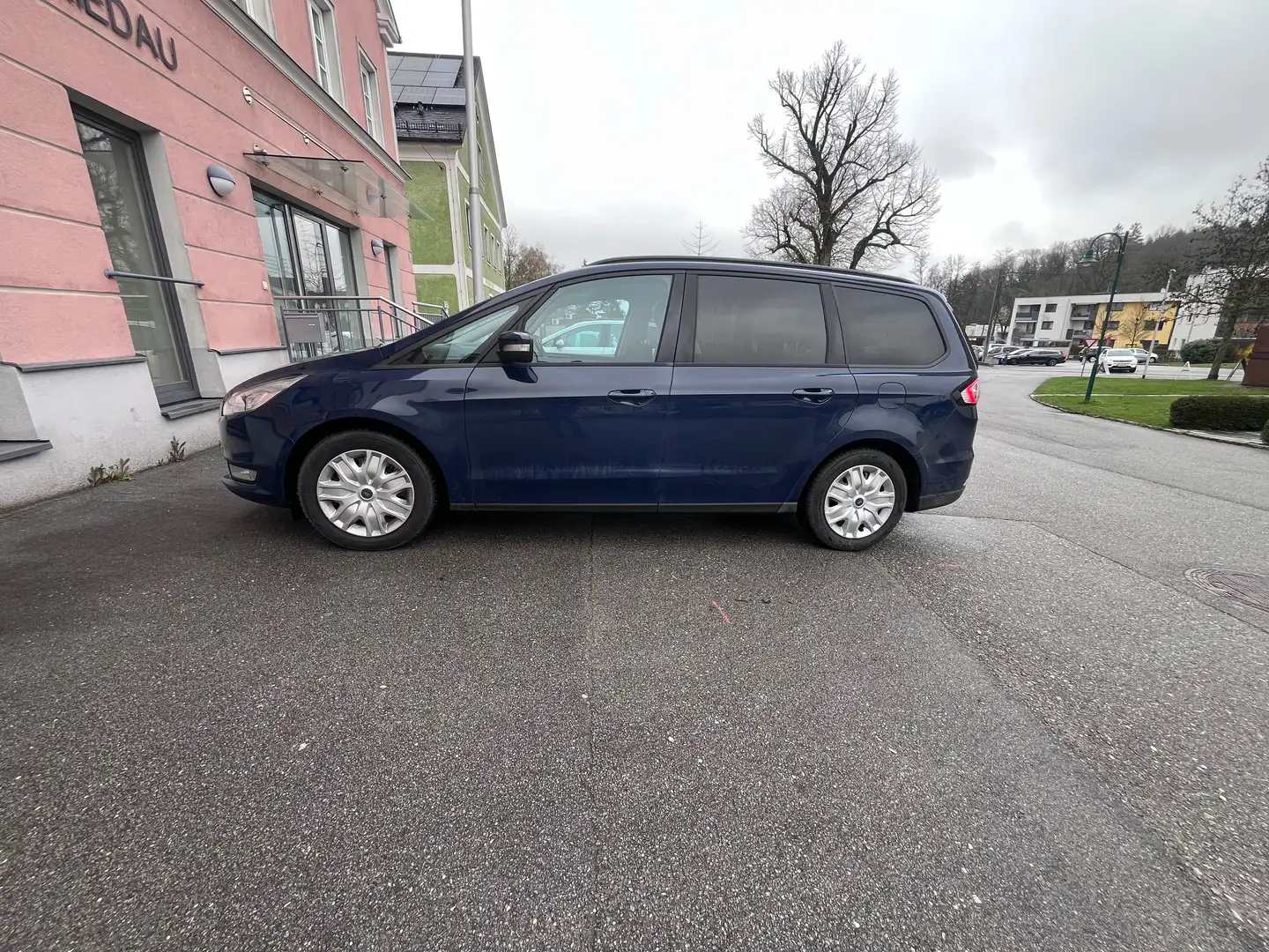 Ford Galaxy Galaxy 2,0 TDCi Trend Start/Stop Trend Blau - 2