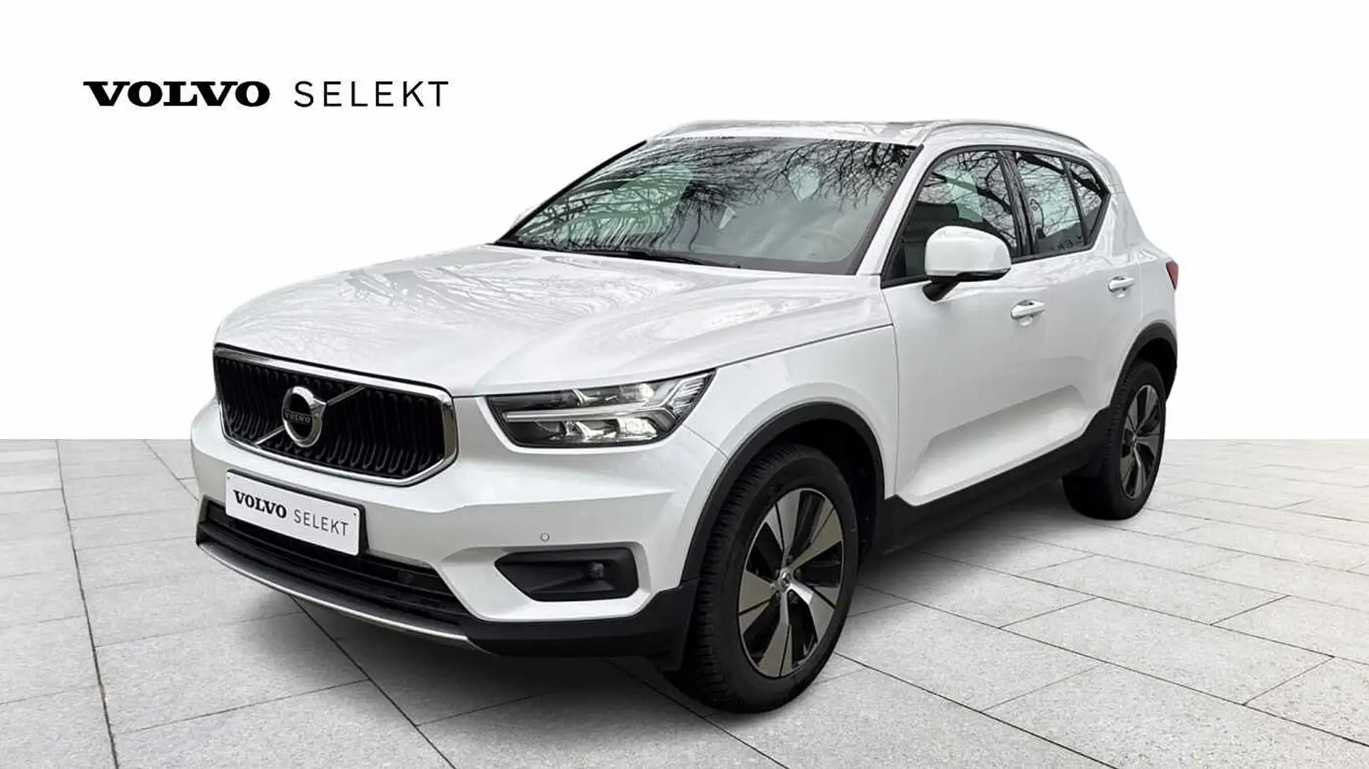 Volvo XC40 Momentum Pro, T2 Geartronic Wit - 1