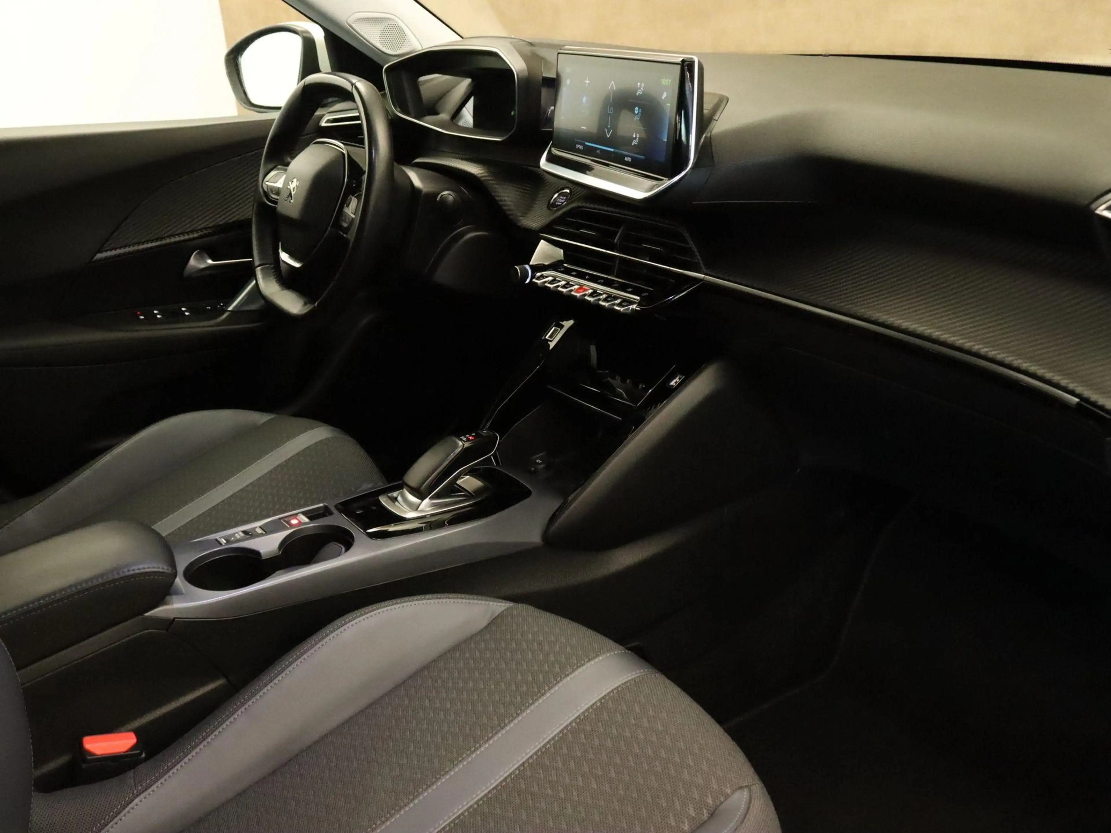 Peugeot e-2008 EV Allure 50 kWh - 1 FASE LADEN - SOH 89.44%!! - P — photo 8