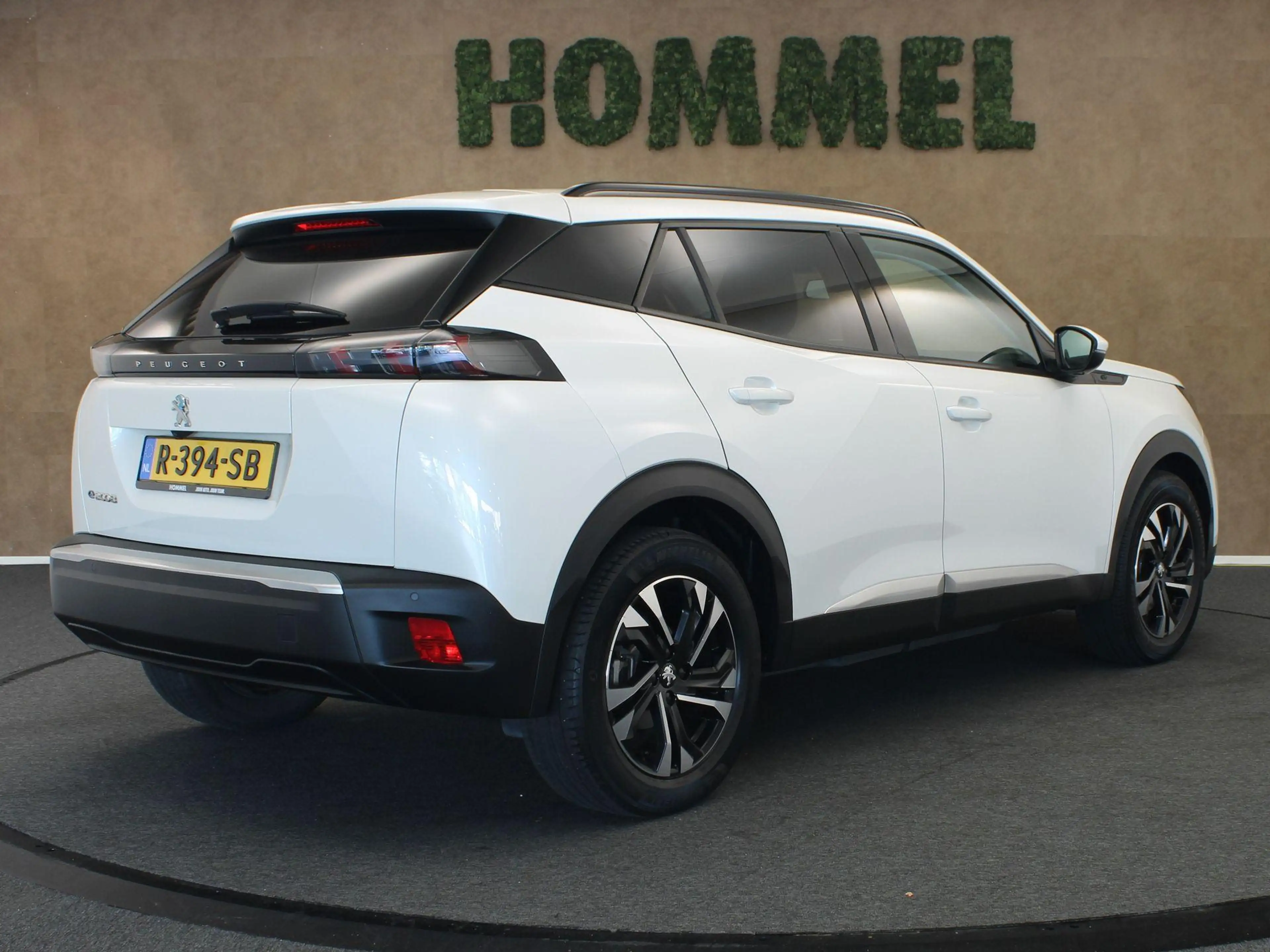 Peugeot e-2008 EV Allure 50 kWh - 1 FASE LADEN - SOH 89.44%!! - P — photo 5