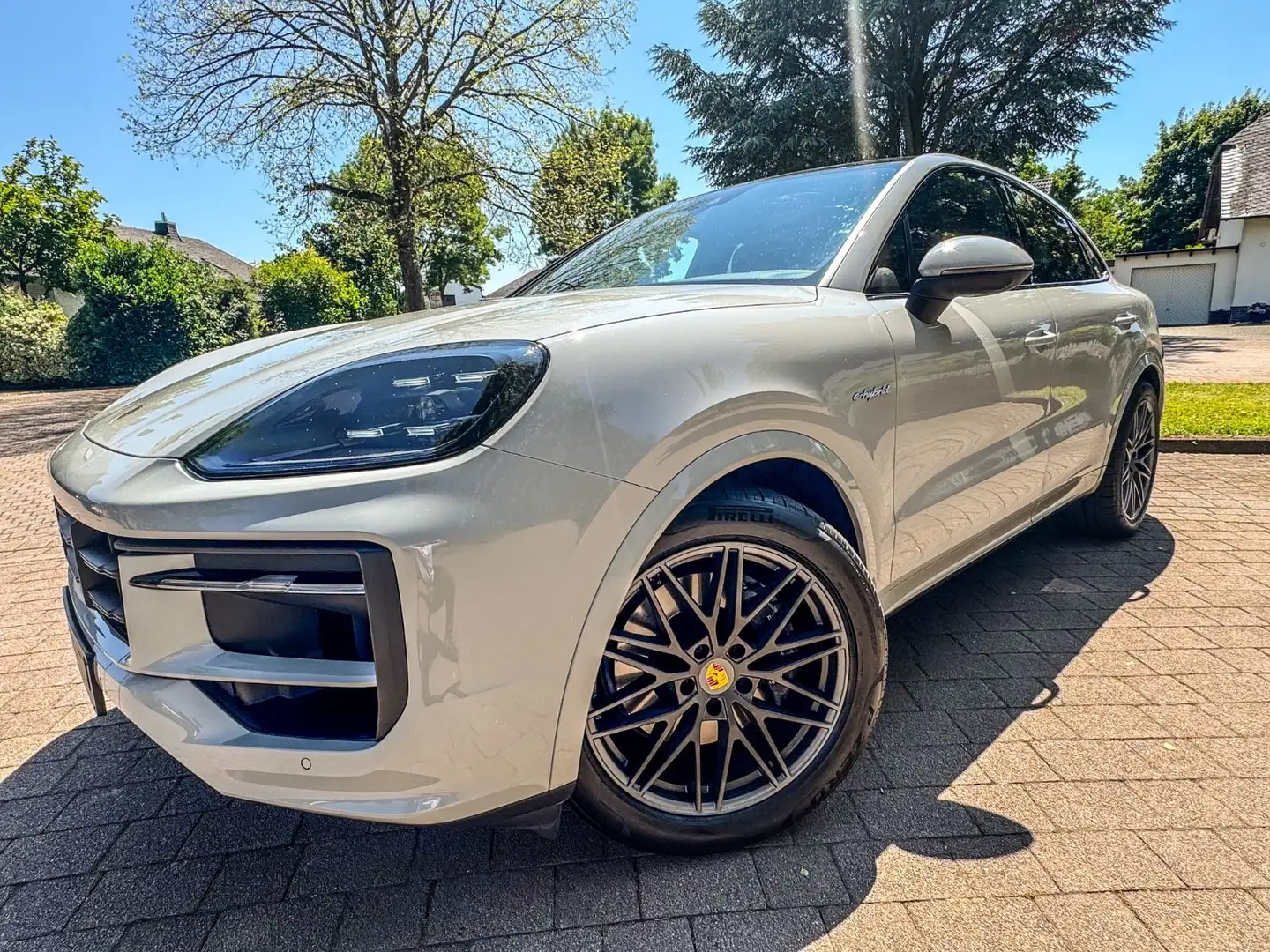 Porsche Cayenne Coupe E-Hybrid*PANO*21"*SITZB*SPORT CHRO Gris - 1