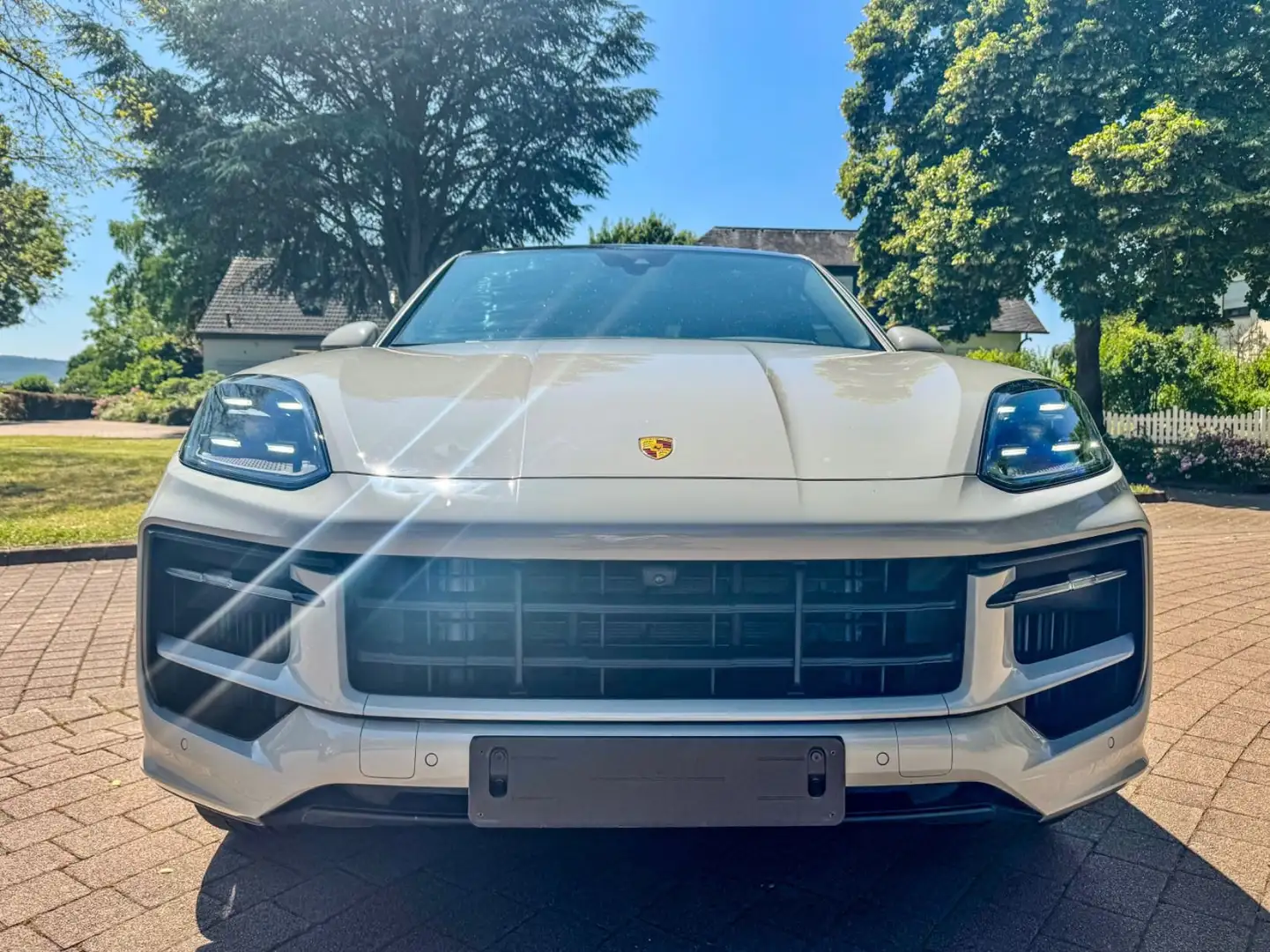 Porsche Cayenne Coupe E-Hybrid*PANO*21"*SITZB*SPORT CHRO Gris - 2