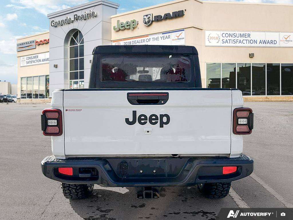2021 Jeep Gladiator Black Appearance — снимка 1