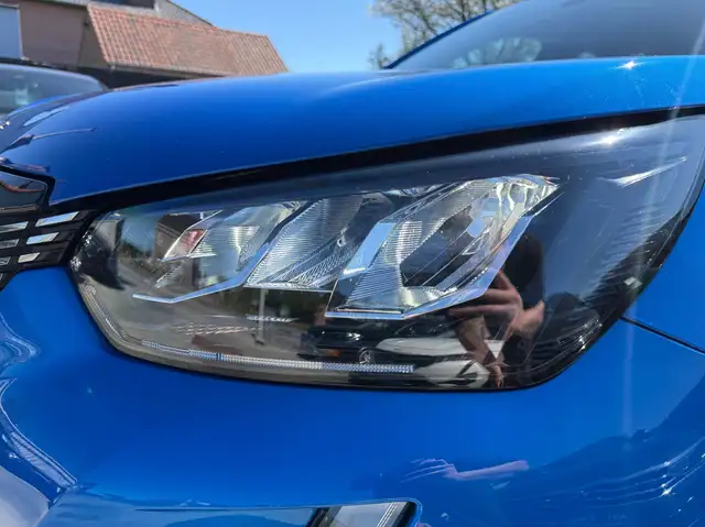 Peugeot 2008 view 10