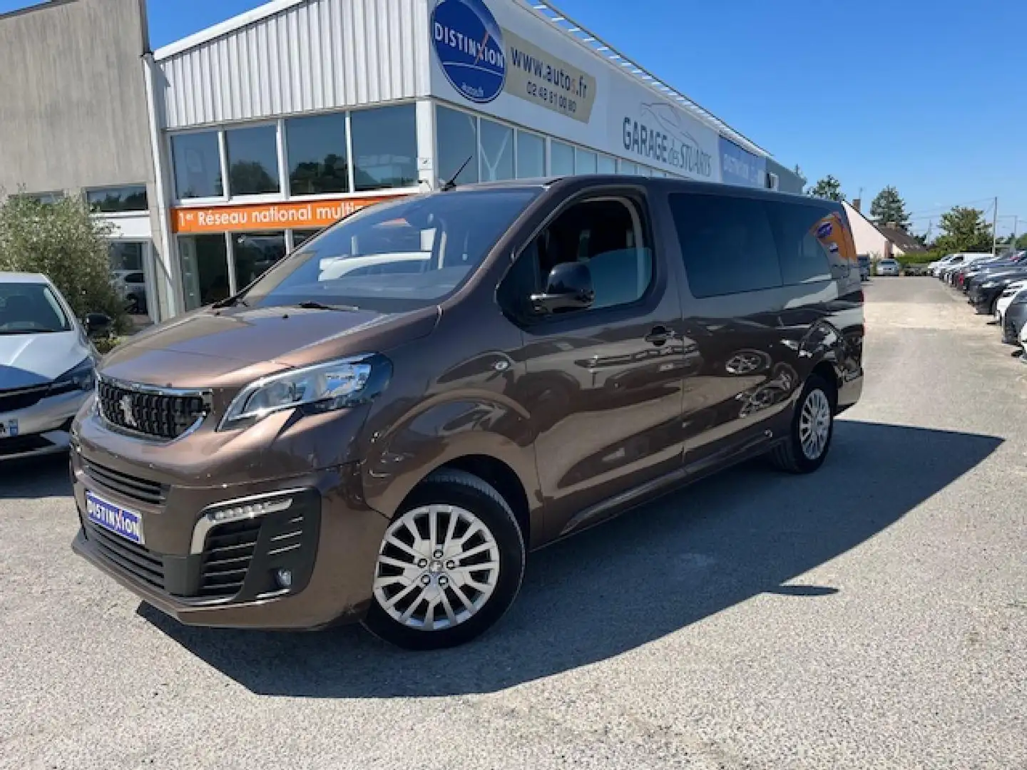 Peugeot Traveller Long 1.5 BlueHDi - 120 S\u0026S  Business Brun - 1