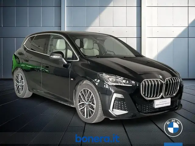 BMW 2 Series view 4