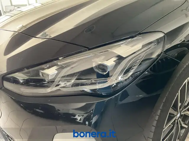 BMW 2 Series view 10