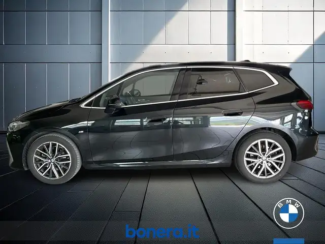 BMW 2 Series view 9