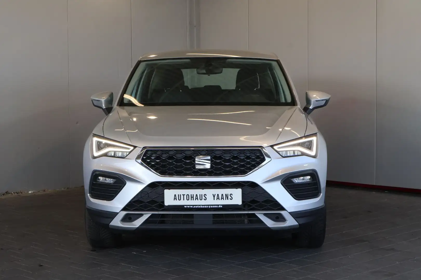 SEAT Ateca Style 1.5 TSI AID+CARPLAY+LED+AHK Silber - 2