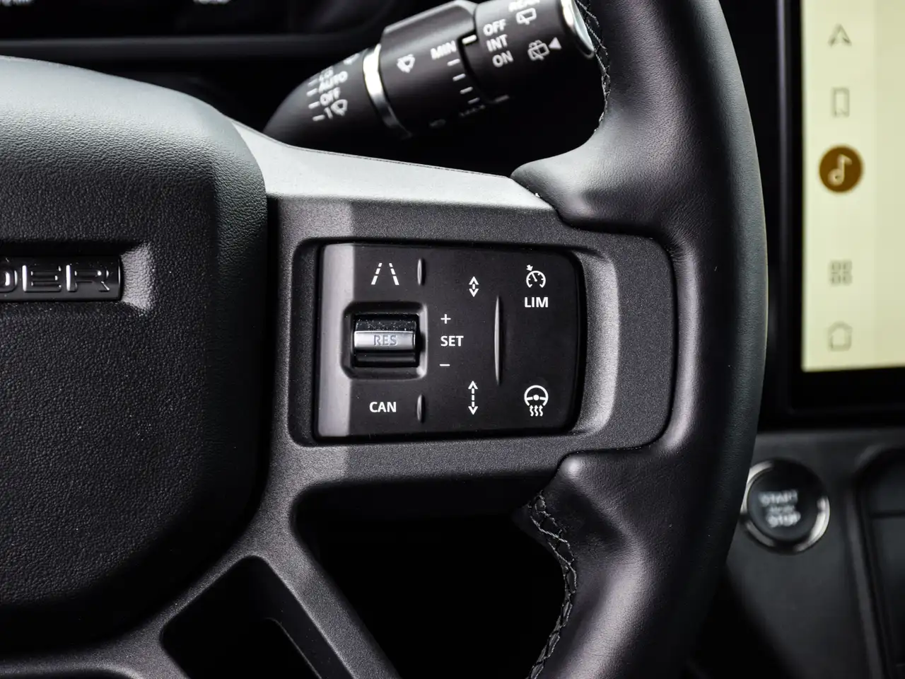 Land Rover Defender 2026 — фото 15