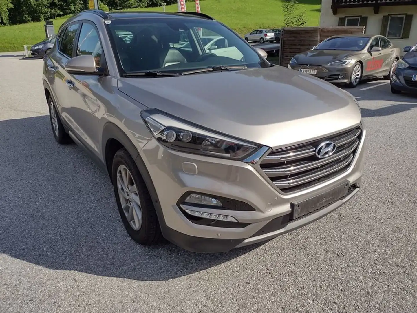 Hyundai TUCSON Platin 4WD EXPORTFAHRZEUG Weiß - 2
