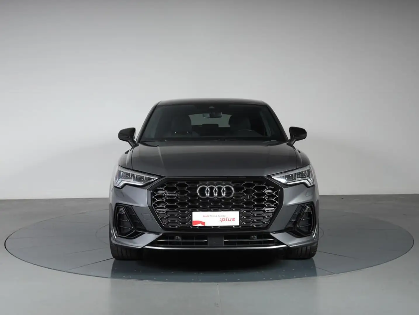 Audi Q3 Sportback 40 2.0 tdi S Line Edition quattro 200cv Grijs - 2