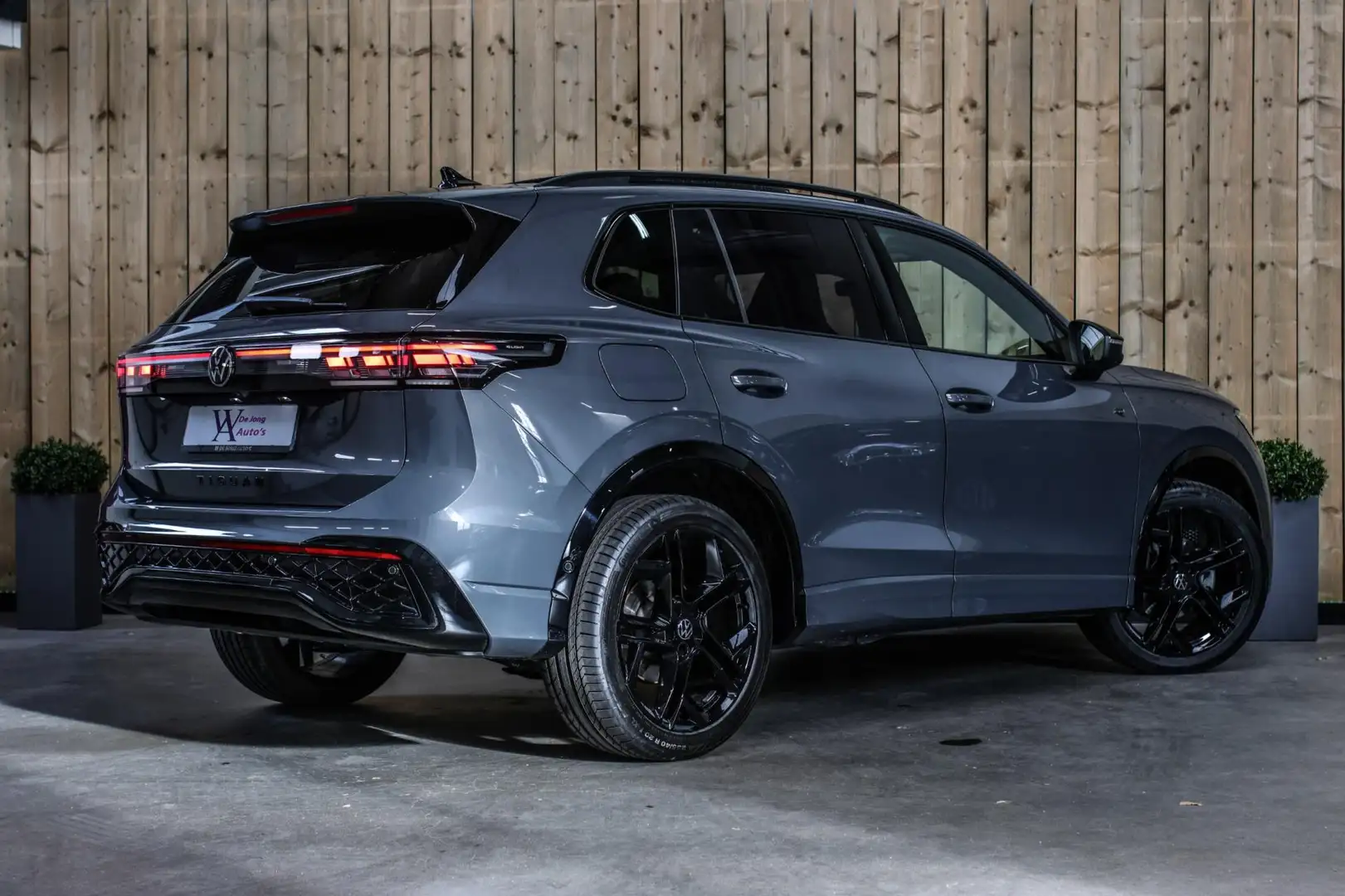 Volkswagen Tiguan 1.5 eTSI R-Line *Pano*H/K*360 Camera*Head-Up*Keyle Gris - 2