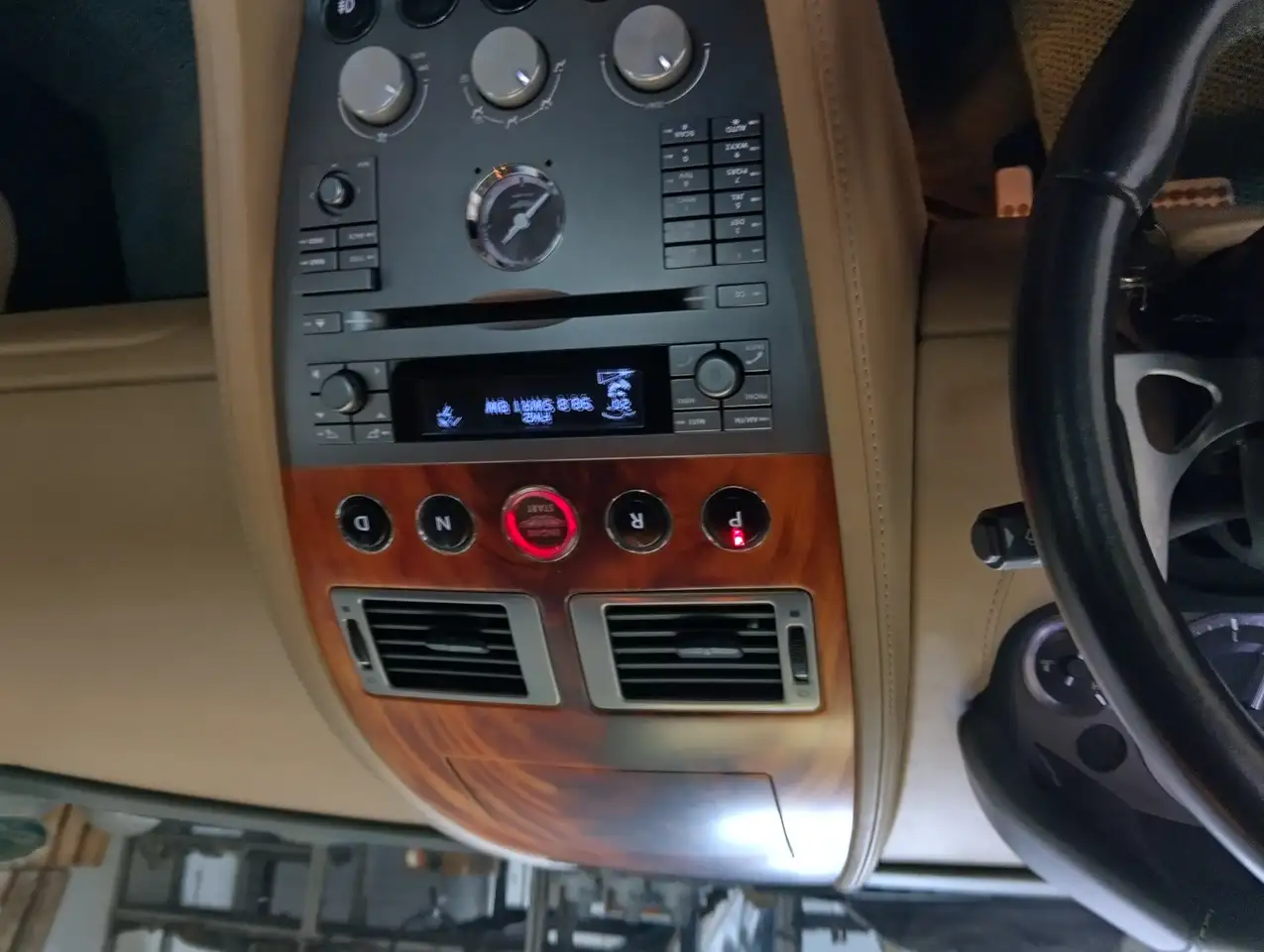 Aston Martin DB9