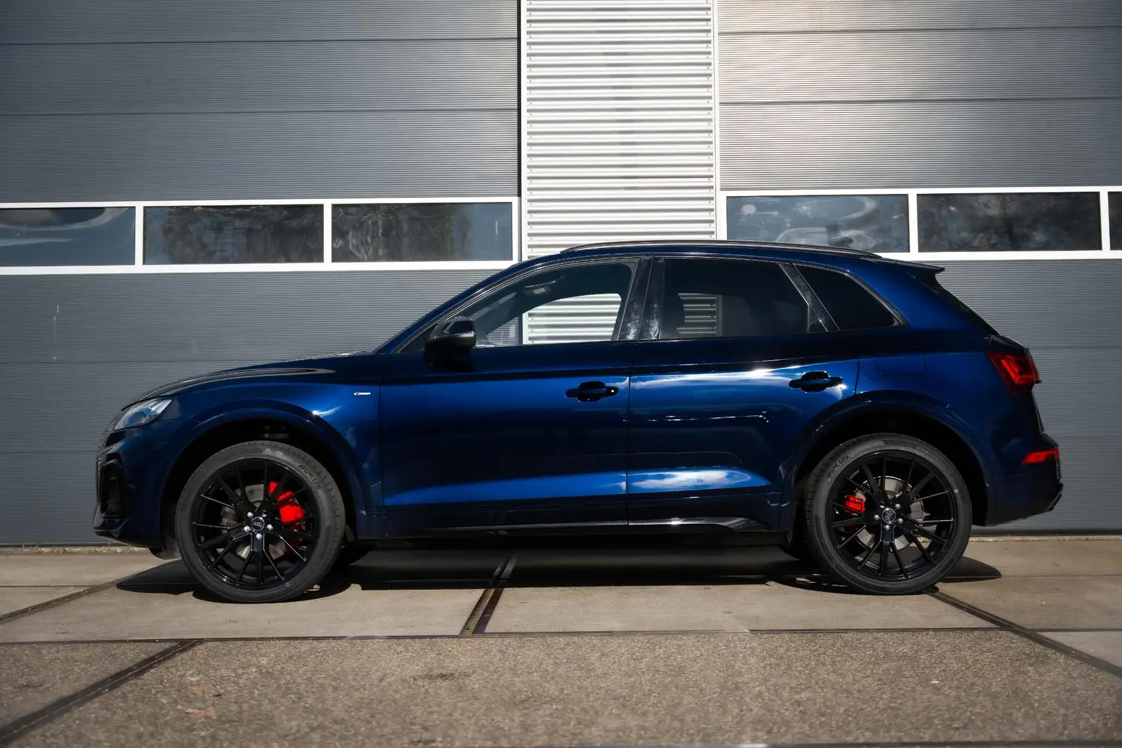 Audi Q5 55 TFSI e S edition Competition |Pano |RS Zetels | Blauw - 2