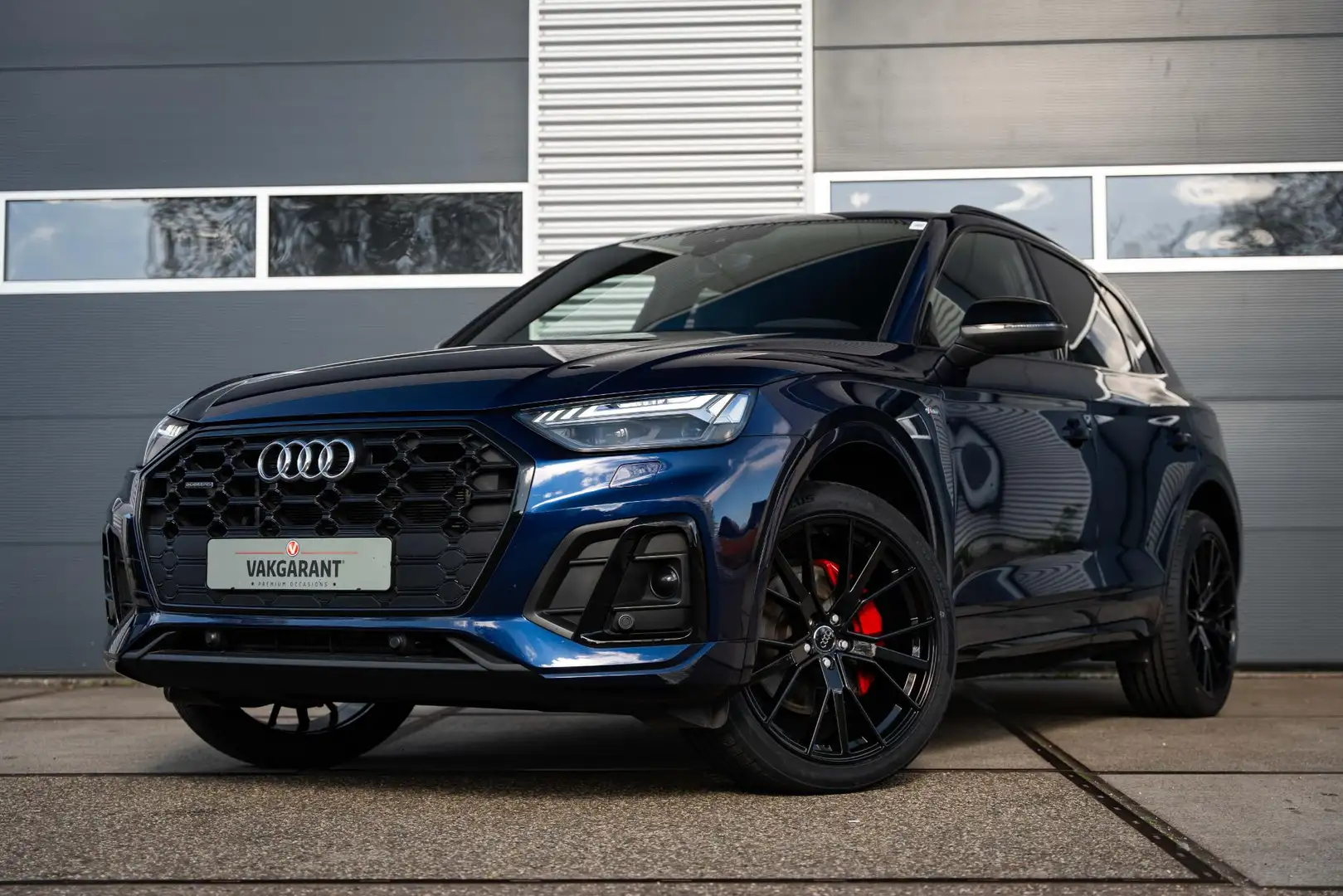 Audi Q5 55 TFSI e S edition Competition |Pano |RS Zetels | Blauw - 1