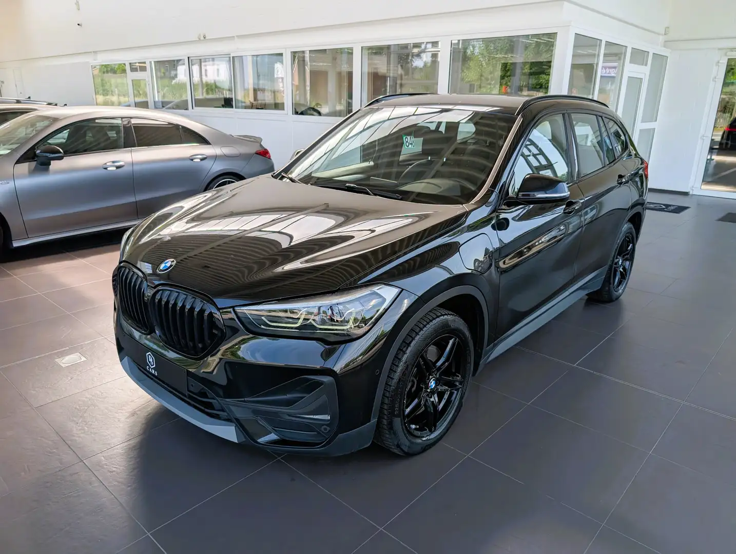 BMW X1 25e *** GARANTIE + CUIR + LED + GPS PRO *** Noir - 2