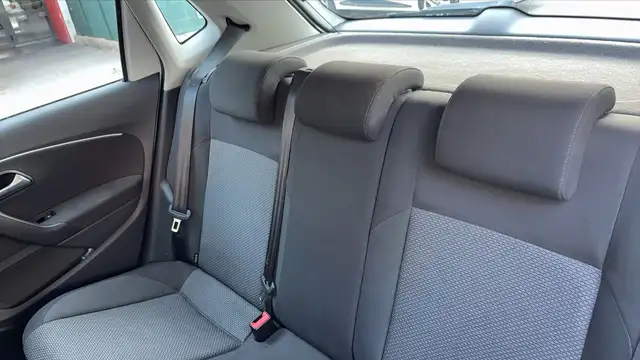 Volkswagen Polo view 9