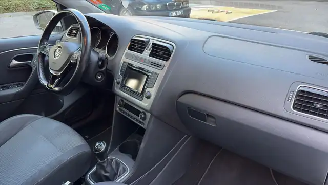 Volkswagen Polo view 10